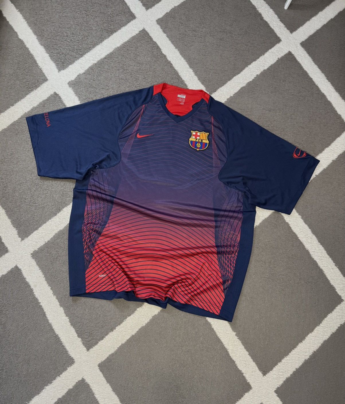 Nike Nike FC Barcelona Y2K Retro 2006-07 Training T-Shirt Jersey Size US L / EU 52-54 / 3 - 2 Thumbnail