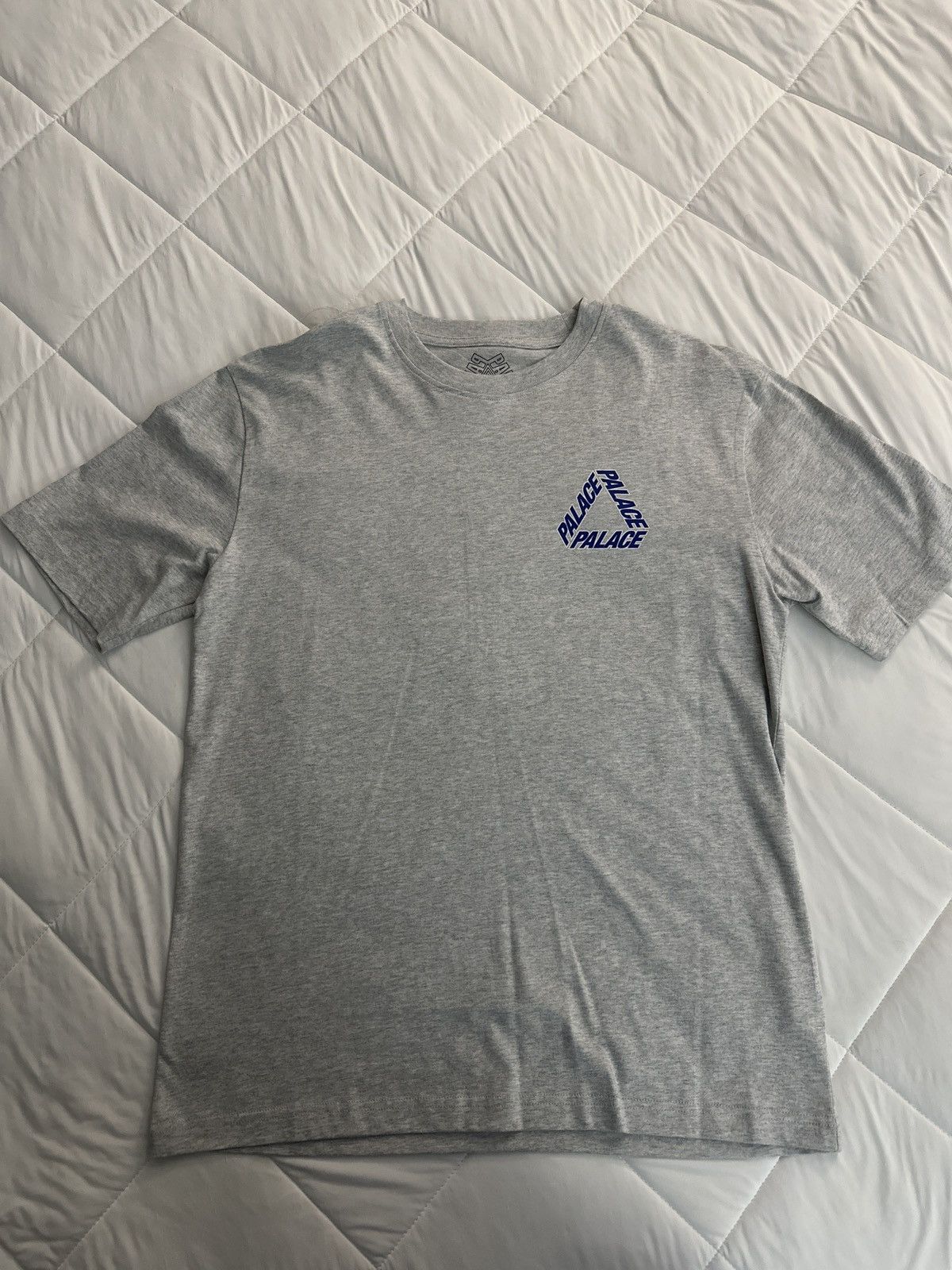 Palace Palace P-3 Outline T-Shirt Grey Size US L / EU 52-54 / 3 - 1 Thumbnail