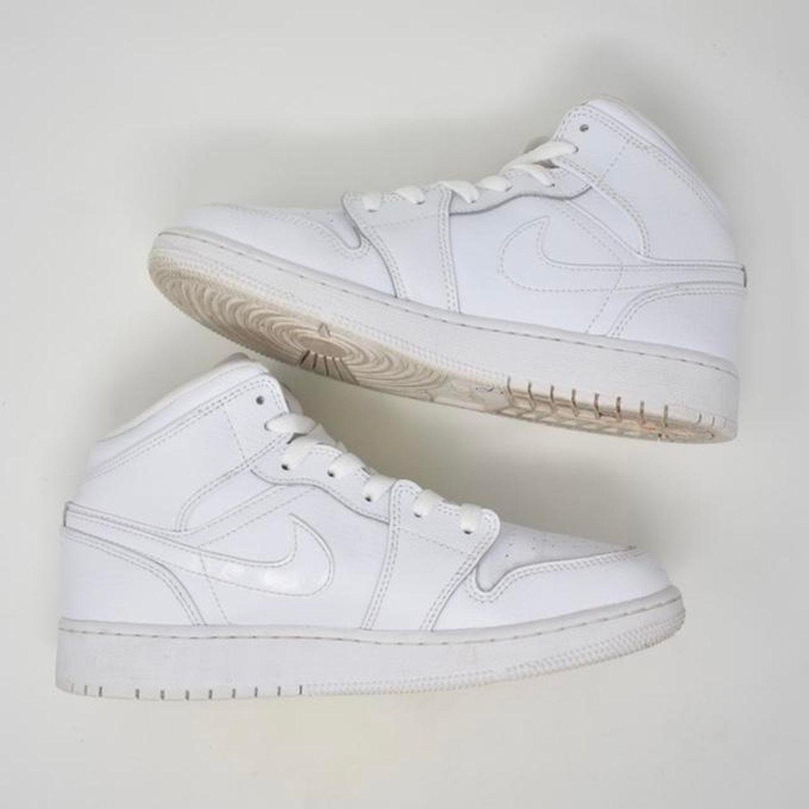 Jordan Brand Air Jordan 1 Mid “Triple White” Size US 7 / IT 37 - 4 Thumbnail