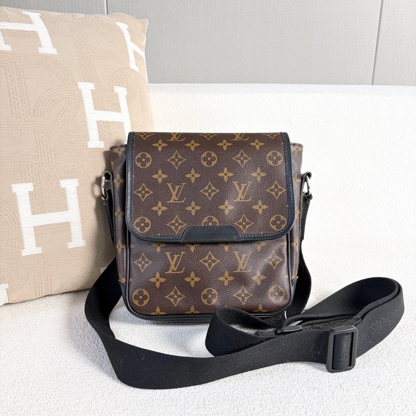Louis Vuitton Pre-loved Bag Very good condition Size ONE SIZE - 1 Thumbnail