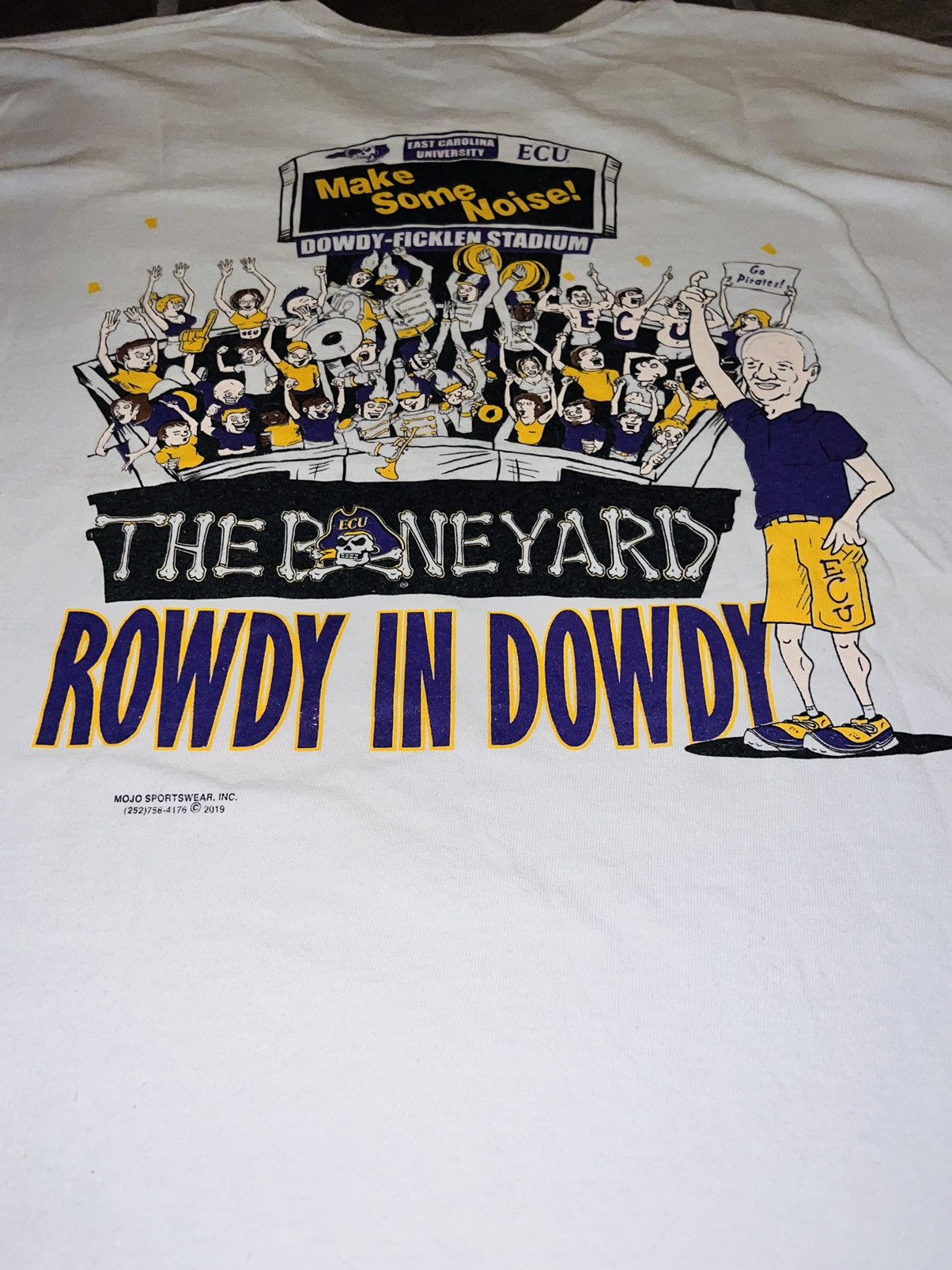 NCAA ECU FOOTBALL T-SHIRT Size US L / EU 52-54 / 3 - 11 Thumbnail