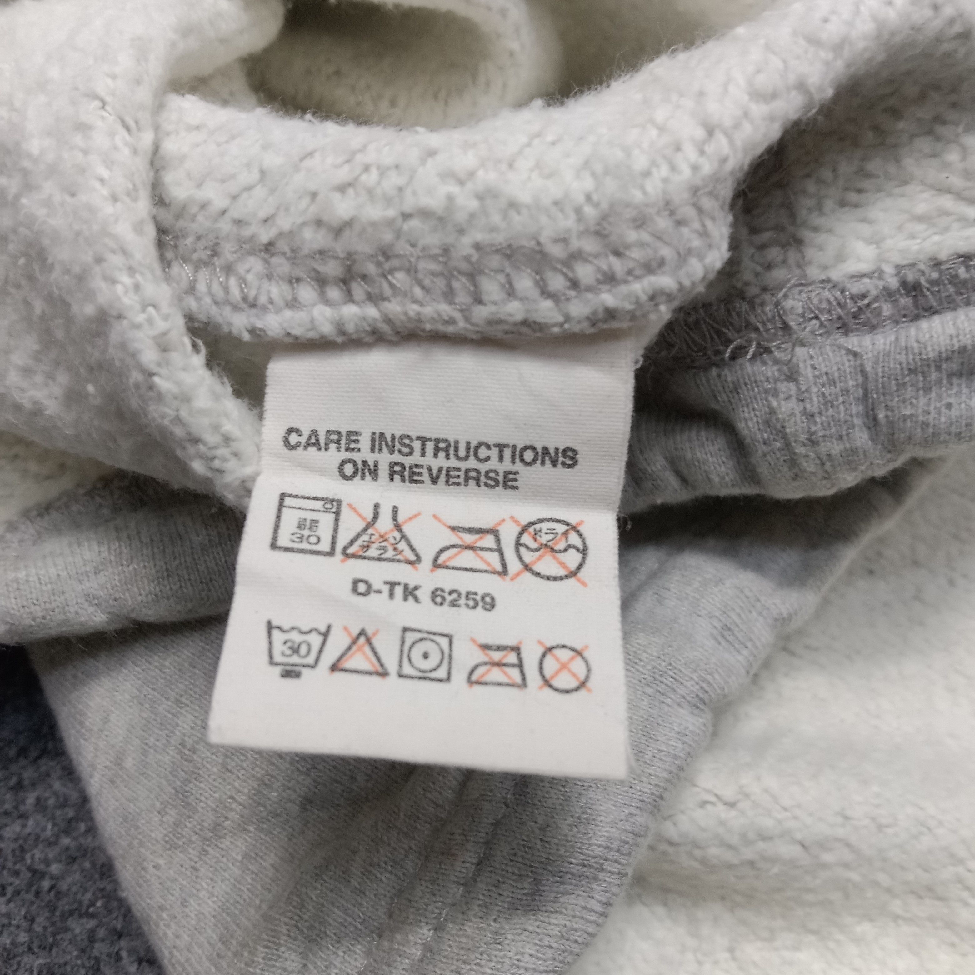 DKNY × Vintage DKNY Patchwork American Style Half Zipper Sweatshirt Size US XL / EU 56 / 4 - 9 Thumbnail