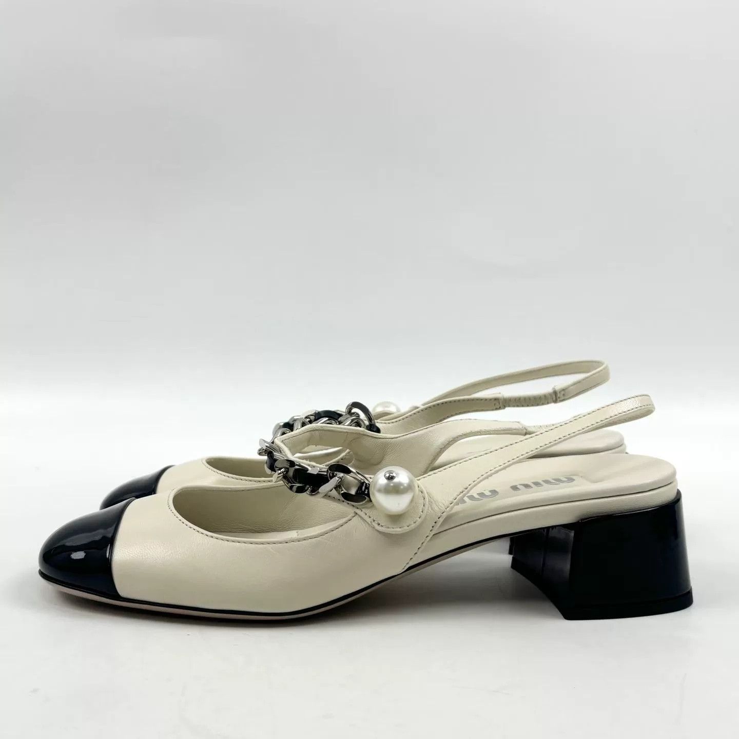 Miu Miu Miu Miu Beige Leather Mary Jane Shoes 35 Size US 4 / IT 34 - 1 Thumbnail