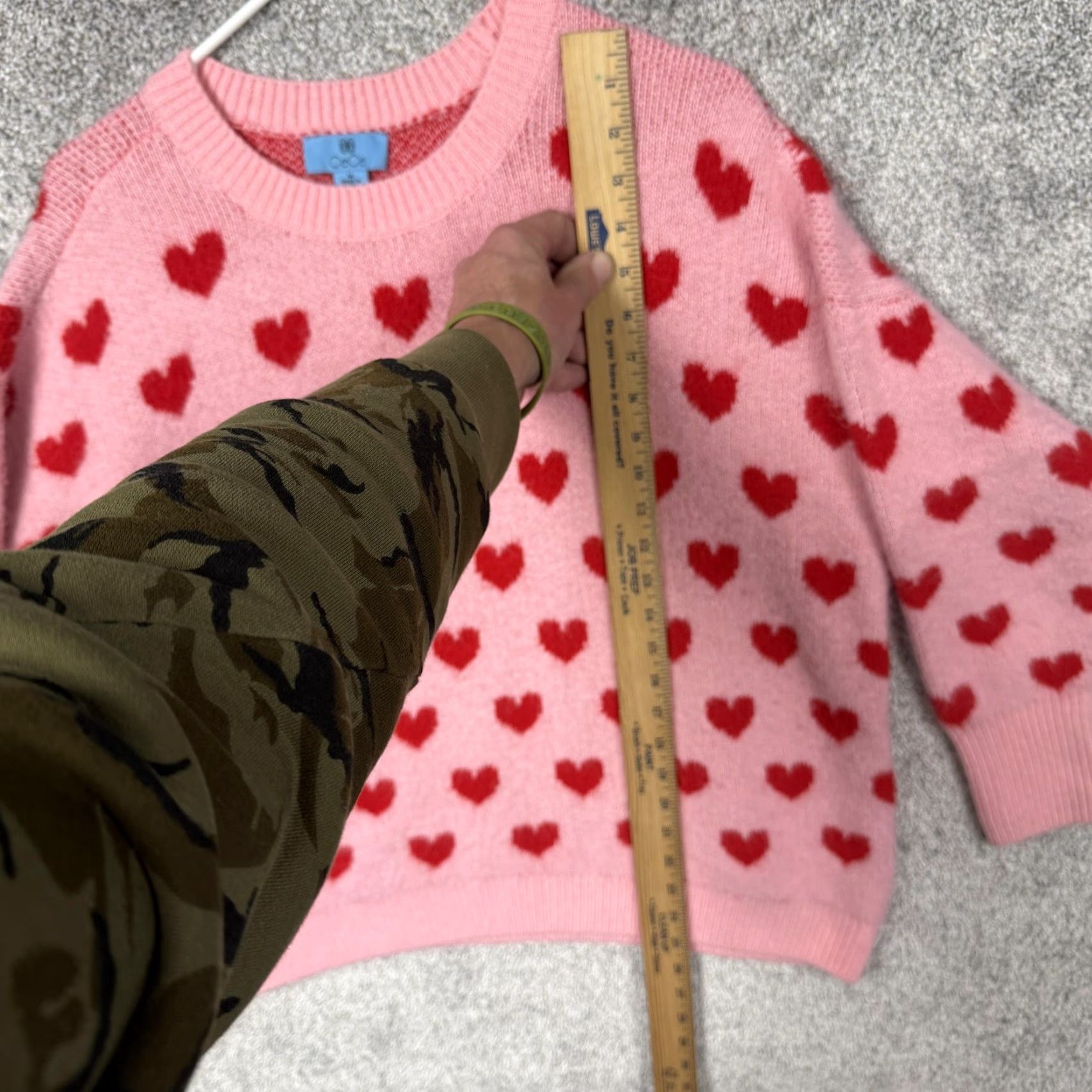Vintage CeCe Sweater Women M Pink Red Heart Print Knit Crew Neck Long Sleeve Pullover Casual Retro Preppy Lovercore Vintage No Size M / US 6-8 / IT 42-44 - 2 Thumbnail