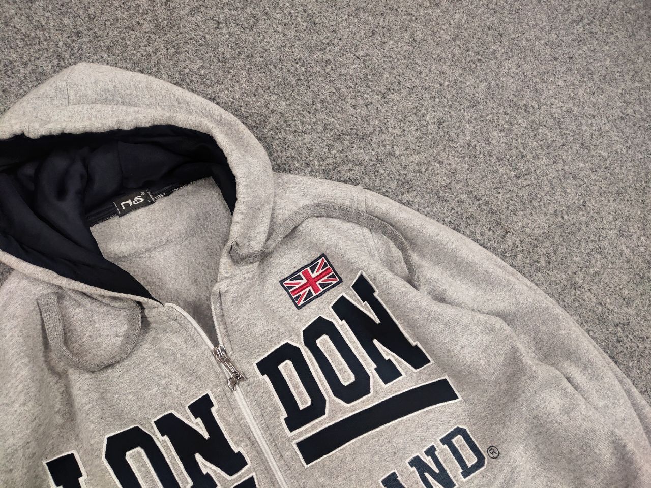 Vintage Vintage London England Embroidered logo Gray Zip Hoodie Y2K Size US S / EU 44-46 / 1 - 8 Thumbnail