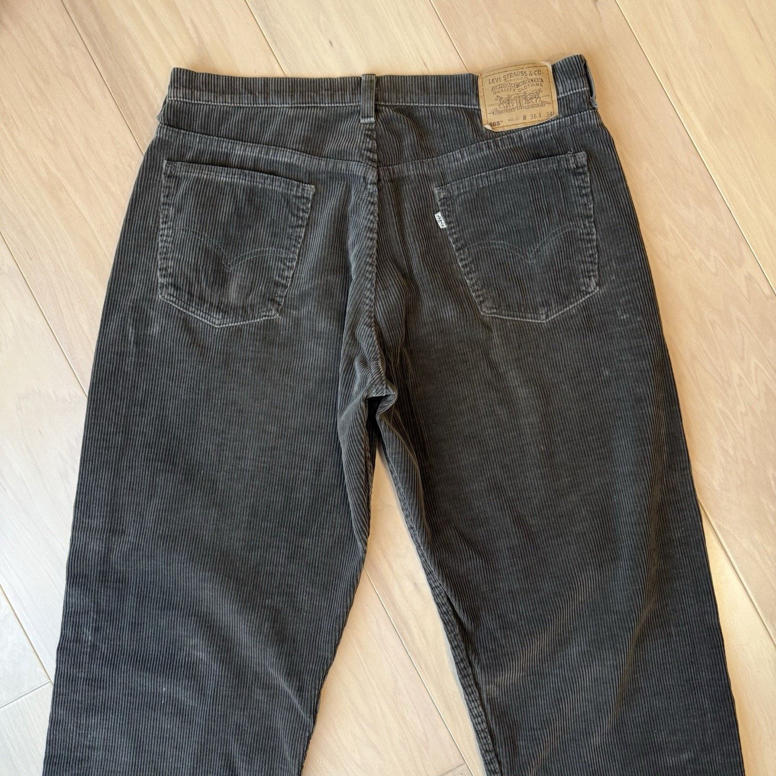 Levi's Vintage Levis 565 Corduroy Pants 36 Brown 90s Made in USA Size US 36 / EU 52 - 9 Thumbnail