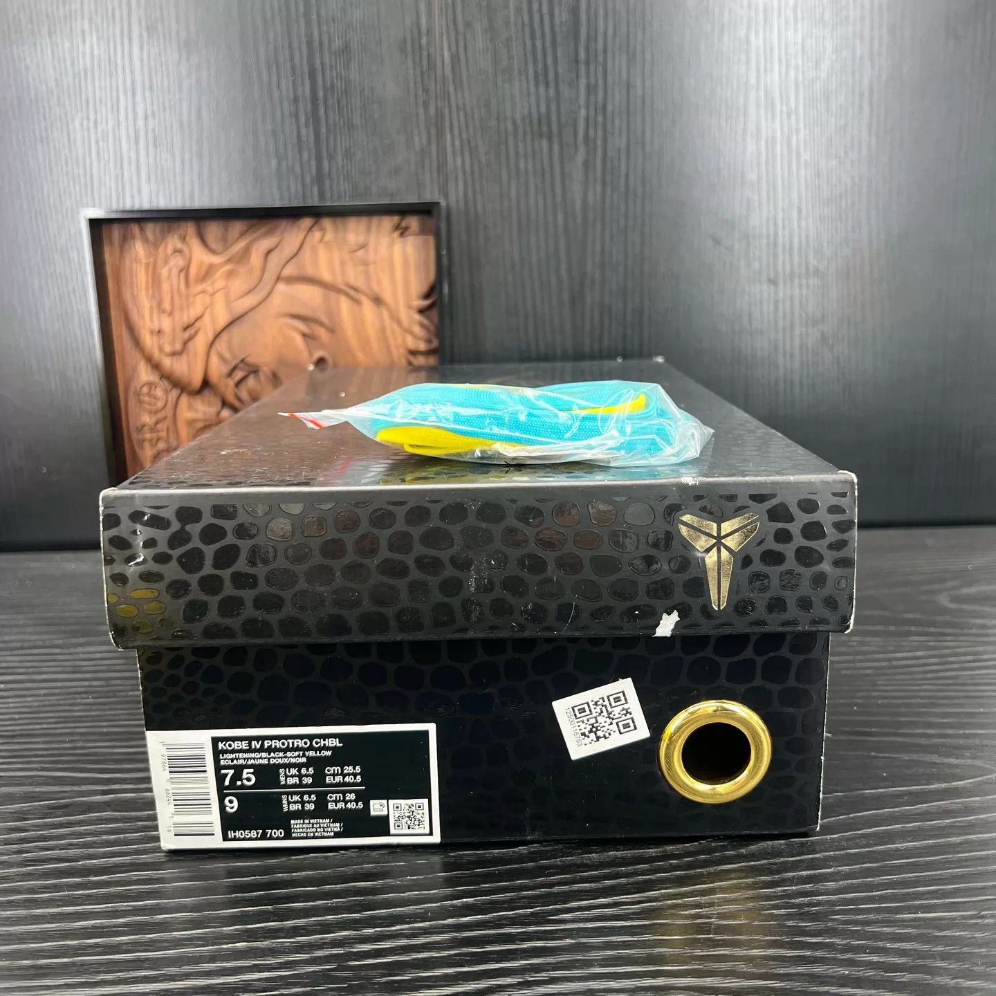 Nike Nike Zoom Kobe 4 Yellow Men's 40.5 Size US 7.5 / EU 40-41 - 9 Thumbnail