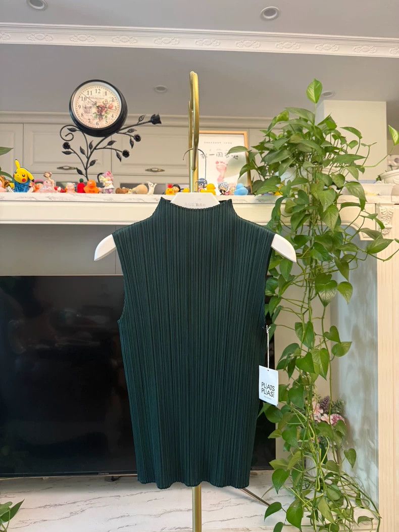 Issey Miyake Issey Miyake Dark green vest Size L / US 10 / IT 46 - 1 Thumbnail
