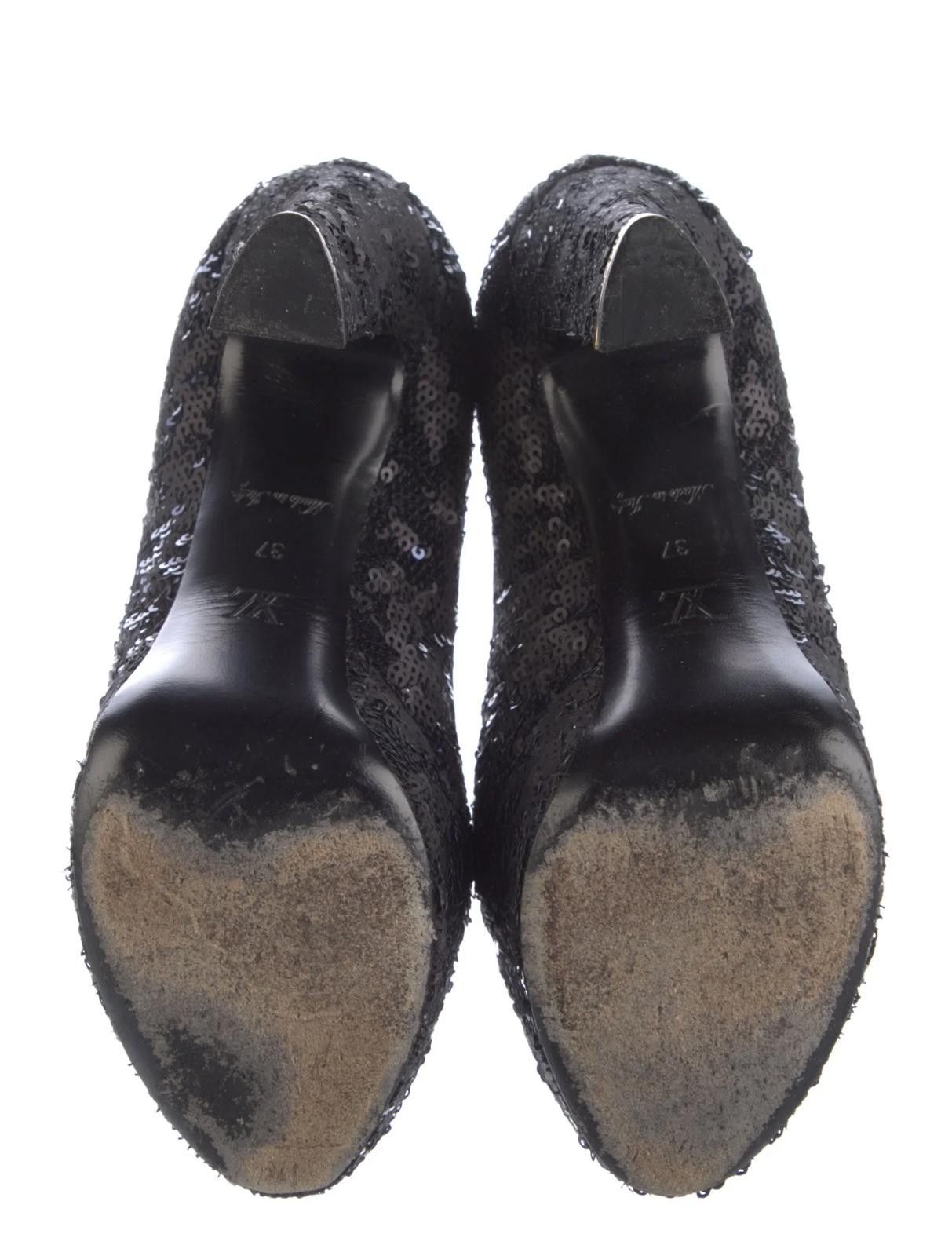Louis Vuitton Louis Vuitton Sequins Glitter Accents Pumps US6 EU37 Size US 6 / IT 36 - 5 Thumbnail