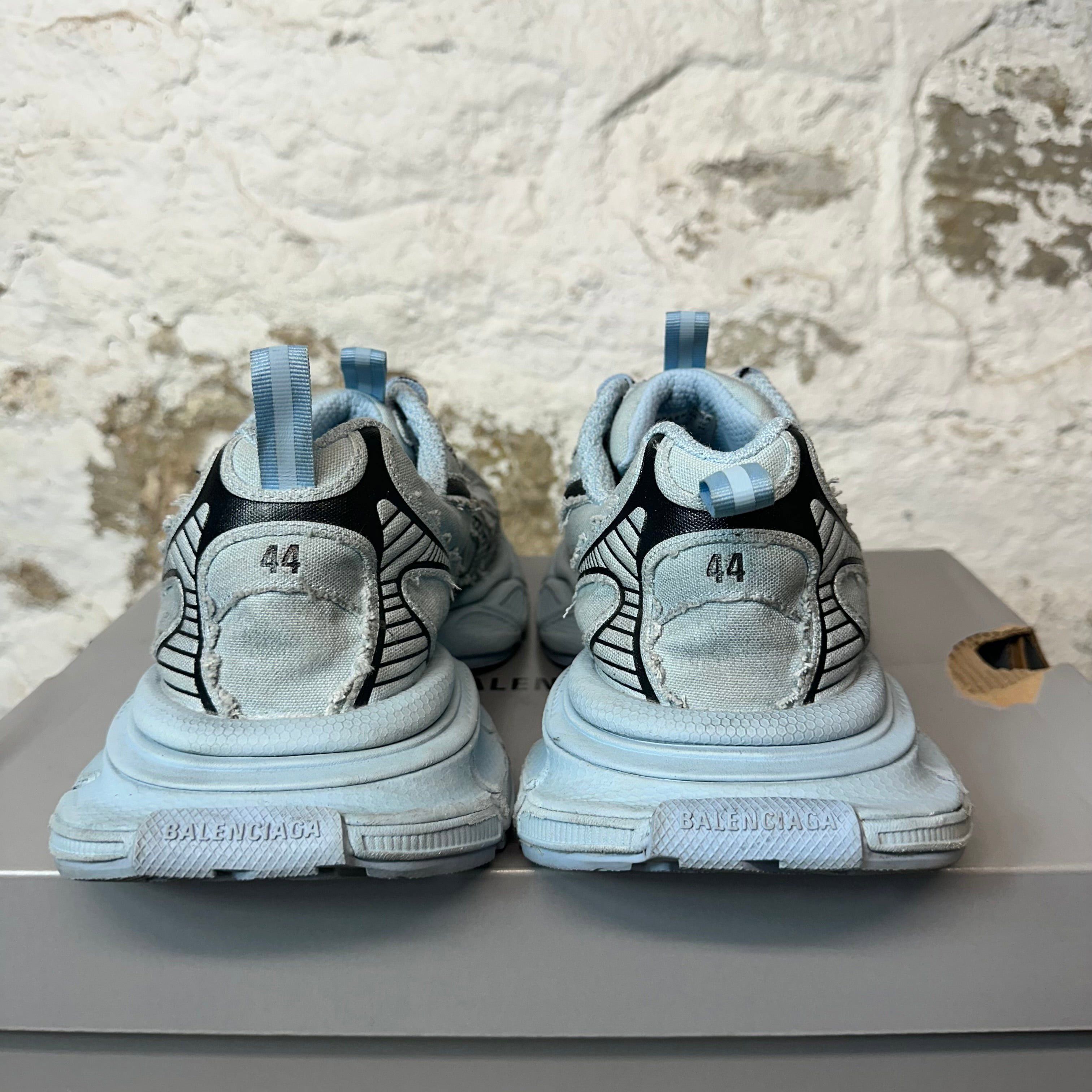 Balenciaga Balenciaga 3XL Runner Worn Out Blue Sneaker Sz 11 (44) Size US 11 / EU 44 - 6 Thumbnail