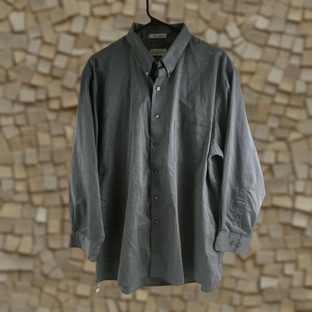 Van Heusen Van Heusen Shirt Men’s Size XL Gray Solid Button-Down Long Sleeve Side Pocket Size US XL / EU 56 / 4 - 1 Thumbnail