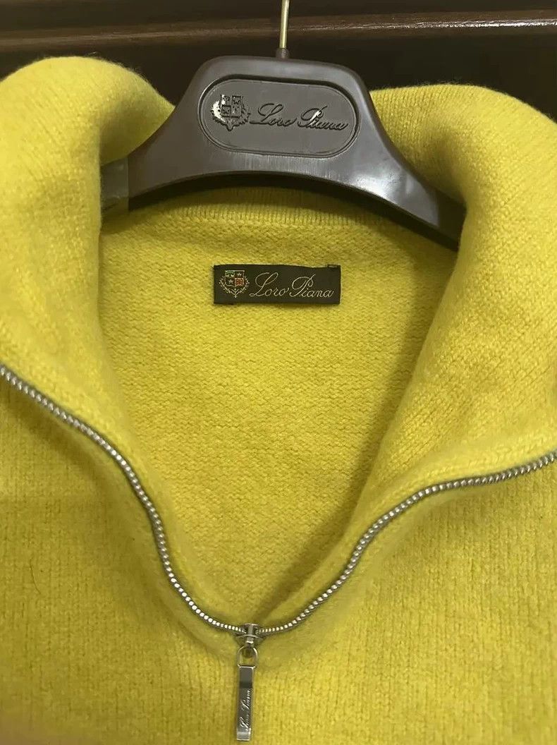 Loro Piana LORO PIANA She's wearing a cashmere cardigan Size S / US 4 / IT 40 - 7 Thumbnail