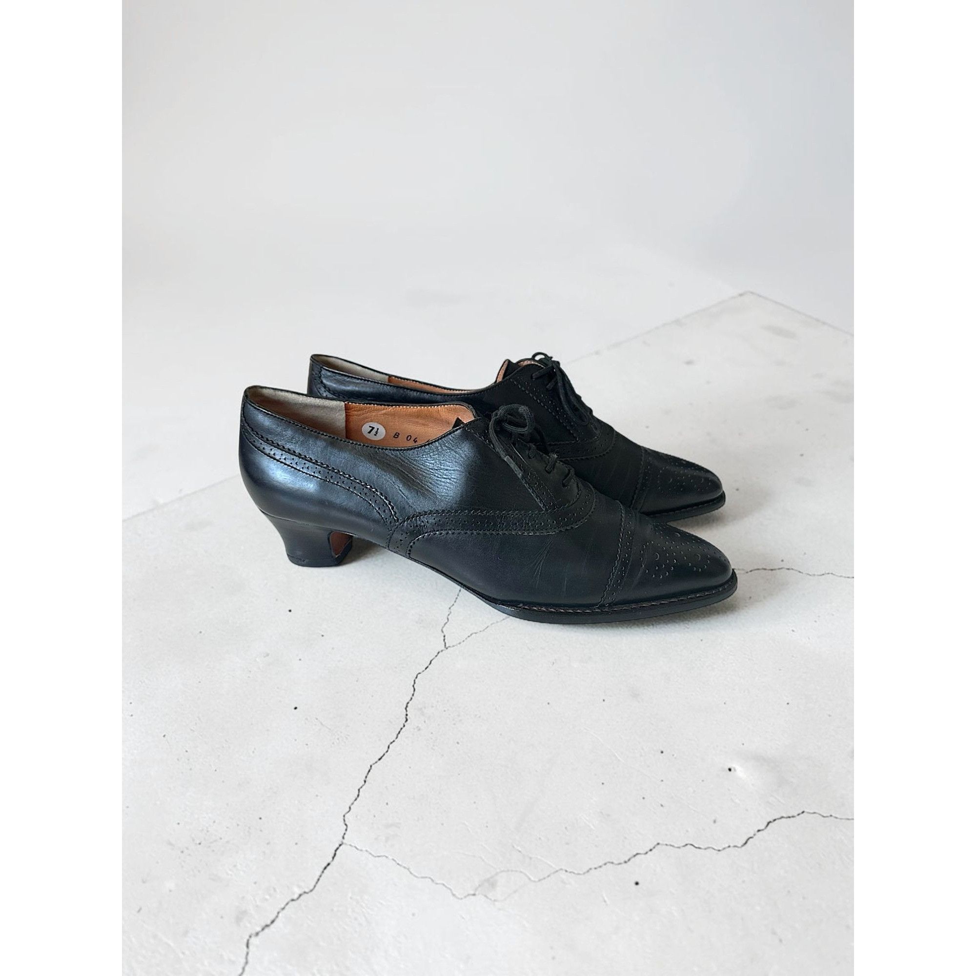 Robert Clergerie Vintage Robert Clergerie Oxford Heels 90s Black Leather Size US 7.5 / IT 37.5 - 5 Thumbnail