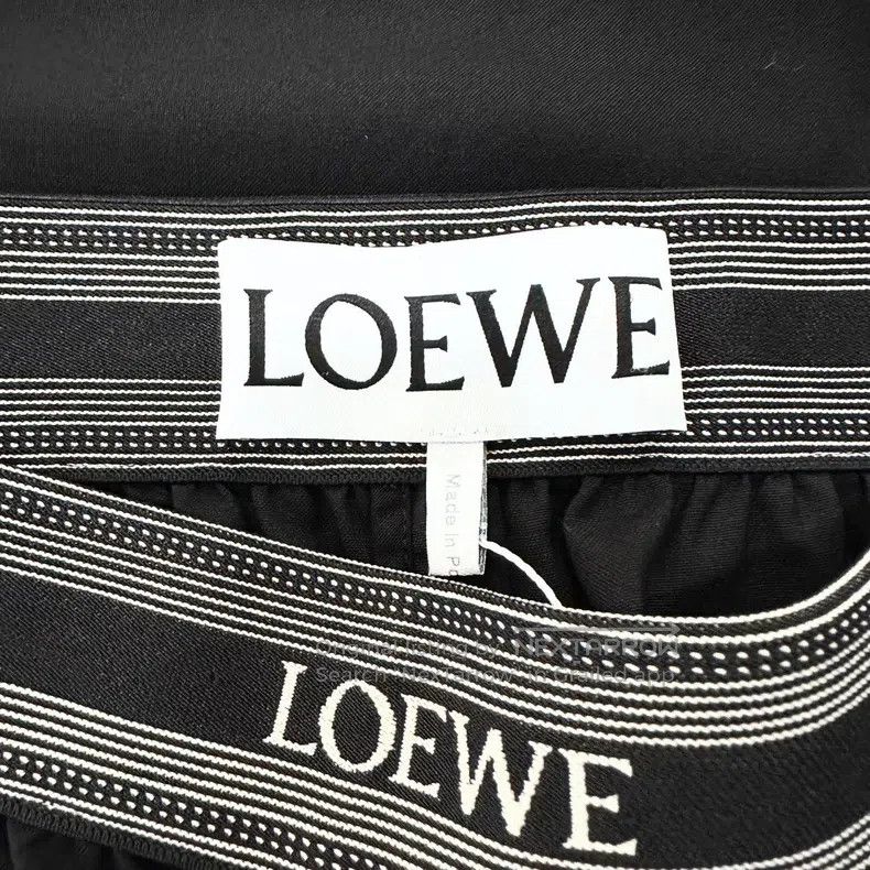 Loewe Loewe size XS Black Shorts Made of Wool Size 42" / US 20 - 6 Thumbnail