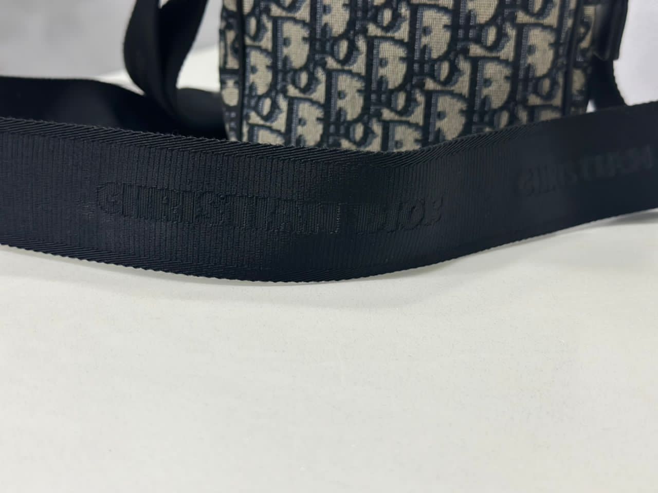 Dior Authentic Christian Dior Oblique Blue Beige Crossbody Bag Size ONE SIZE - 10 Thumbnail