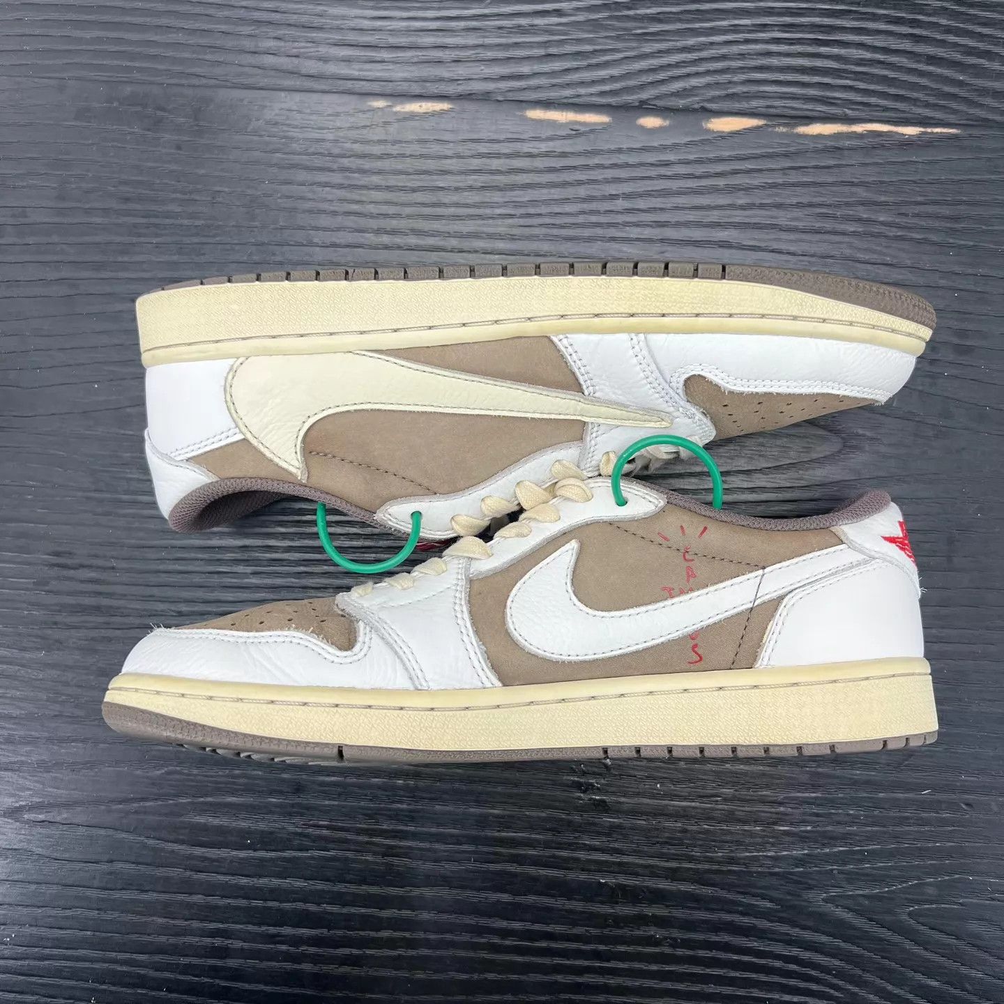 Nike Jordan 1 Low Mocha Reverse Swoosh 42 Size US 9 / EU 42 - 4 Thumbnail