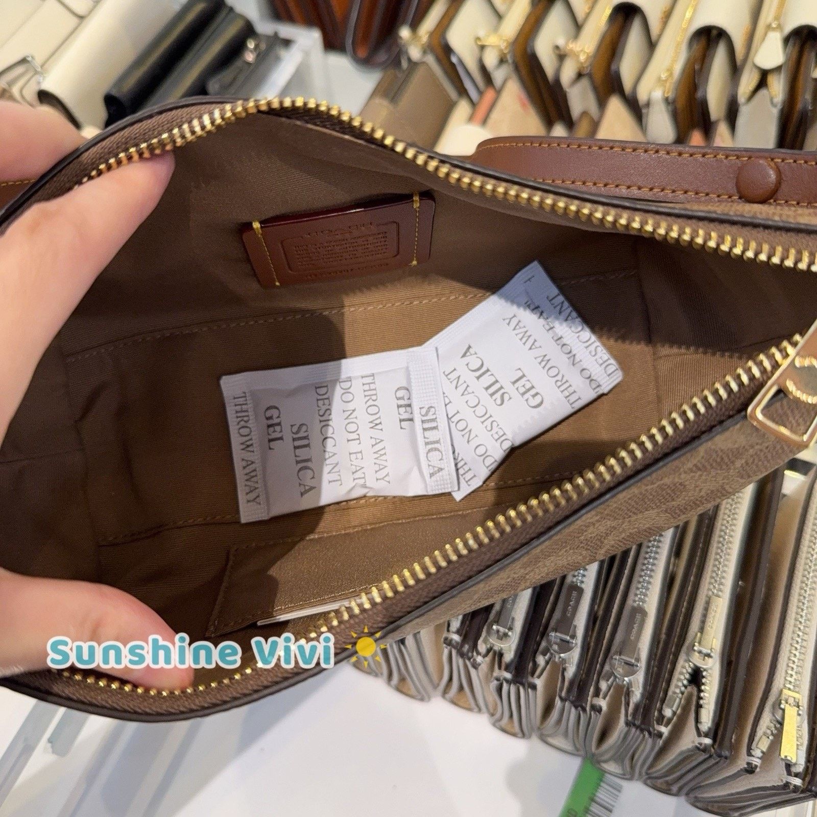 Coach NWT Coach Caitlin Shoulder Bag CEK80 Gold/Tan/Brown Size ONE SIZE - 5 Thumbnail