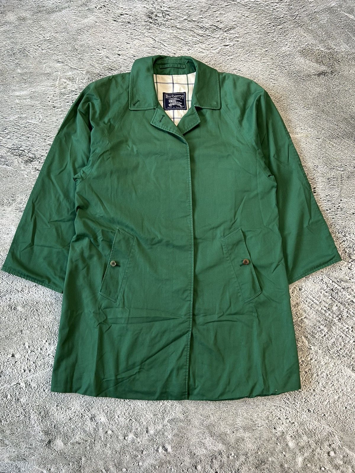Burberry Burberrys coat trench green vintage Size US XL / EU 56 / 4 - 1 Thumbnail