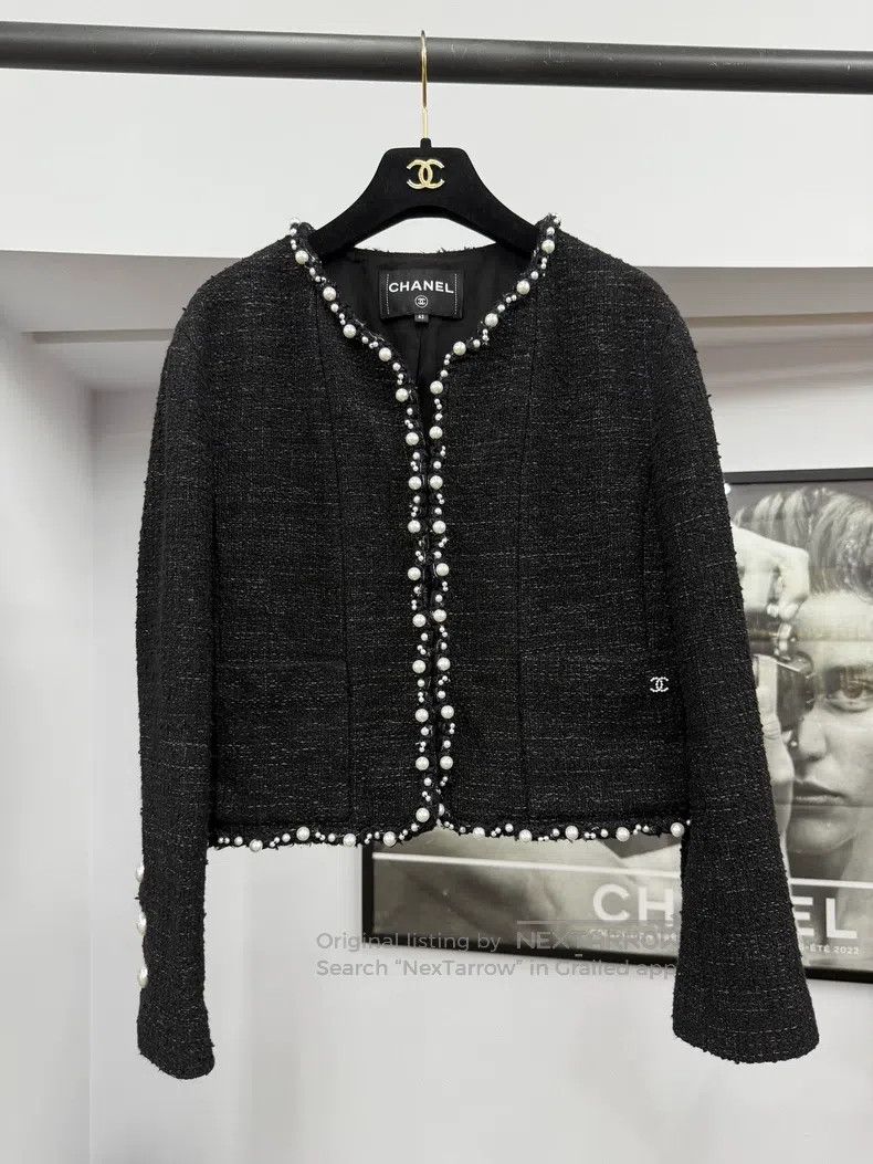 Chanel Chanel 25P black pearl jacket Size M / US 6-8 / IT 42-44 - 1 Thumbnail