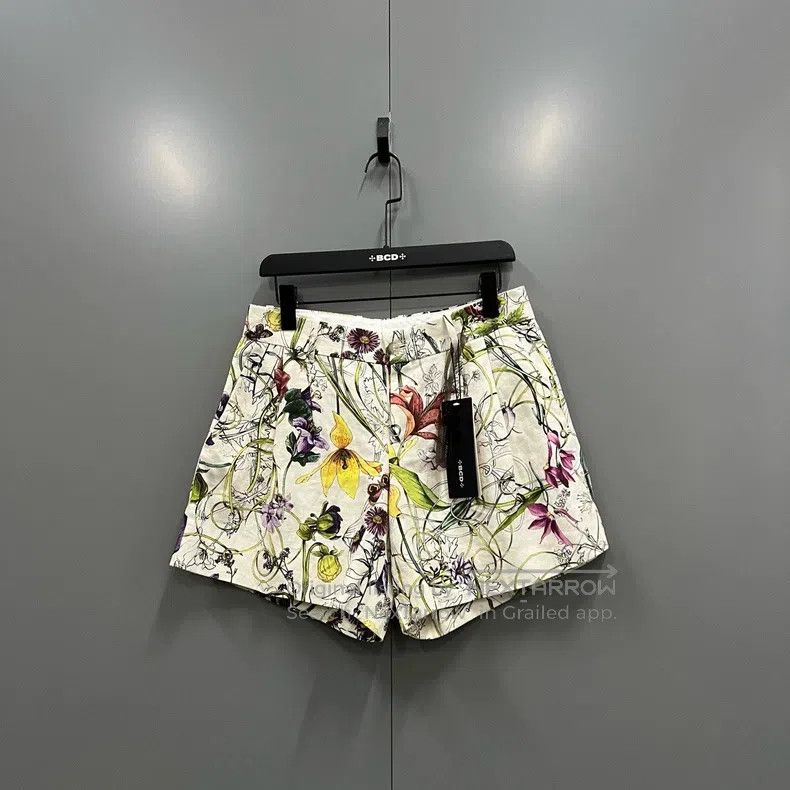 Gucci Gucci Plant and flower printed shorts Size 27" / US 4 / IT 40 - 1 Thumbnail