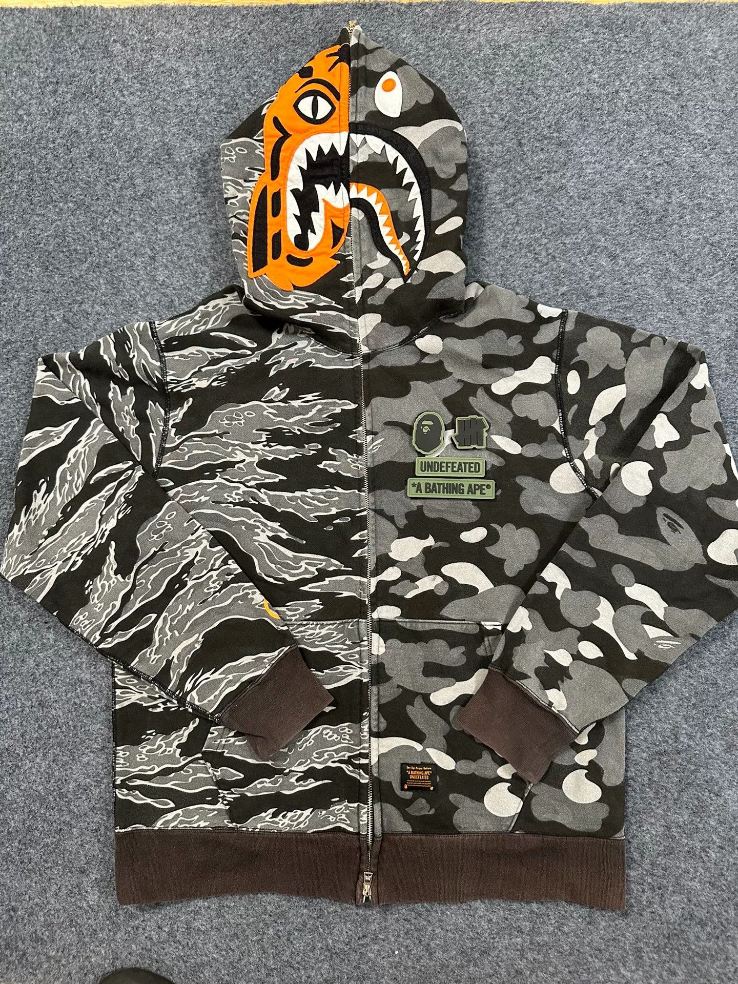 Bape Bape Und Multi Shark Sweatshirt Size US XL / EU 56 / 4 - 1 Thumbnail