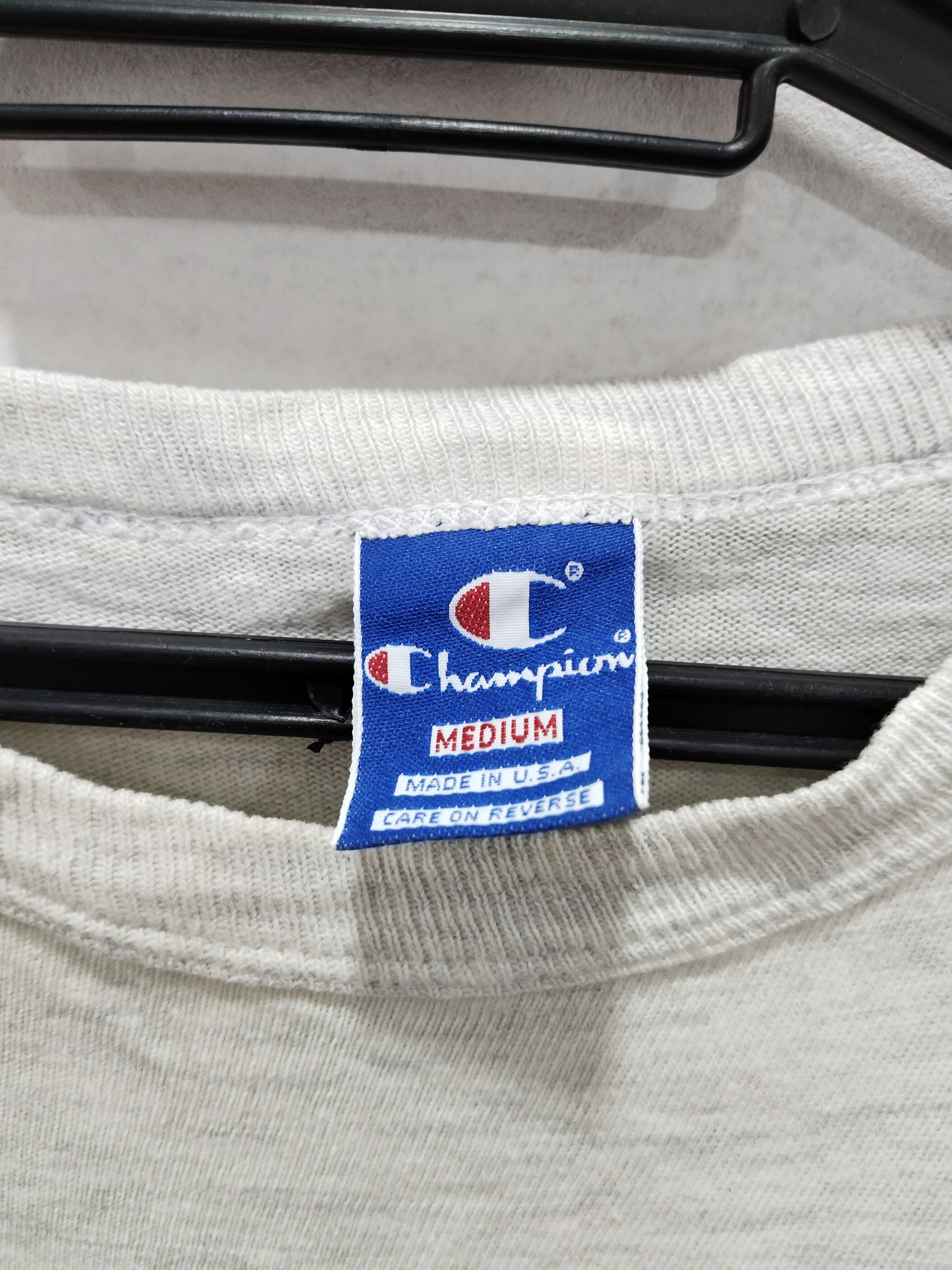 Champion Vintage Champion Side Logo Made in USA tshirt Size US M / EU 48-50 / 2 - 5 Thumbnail