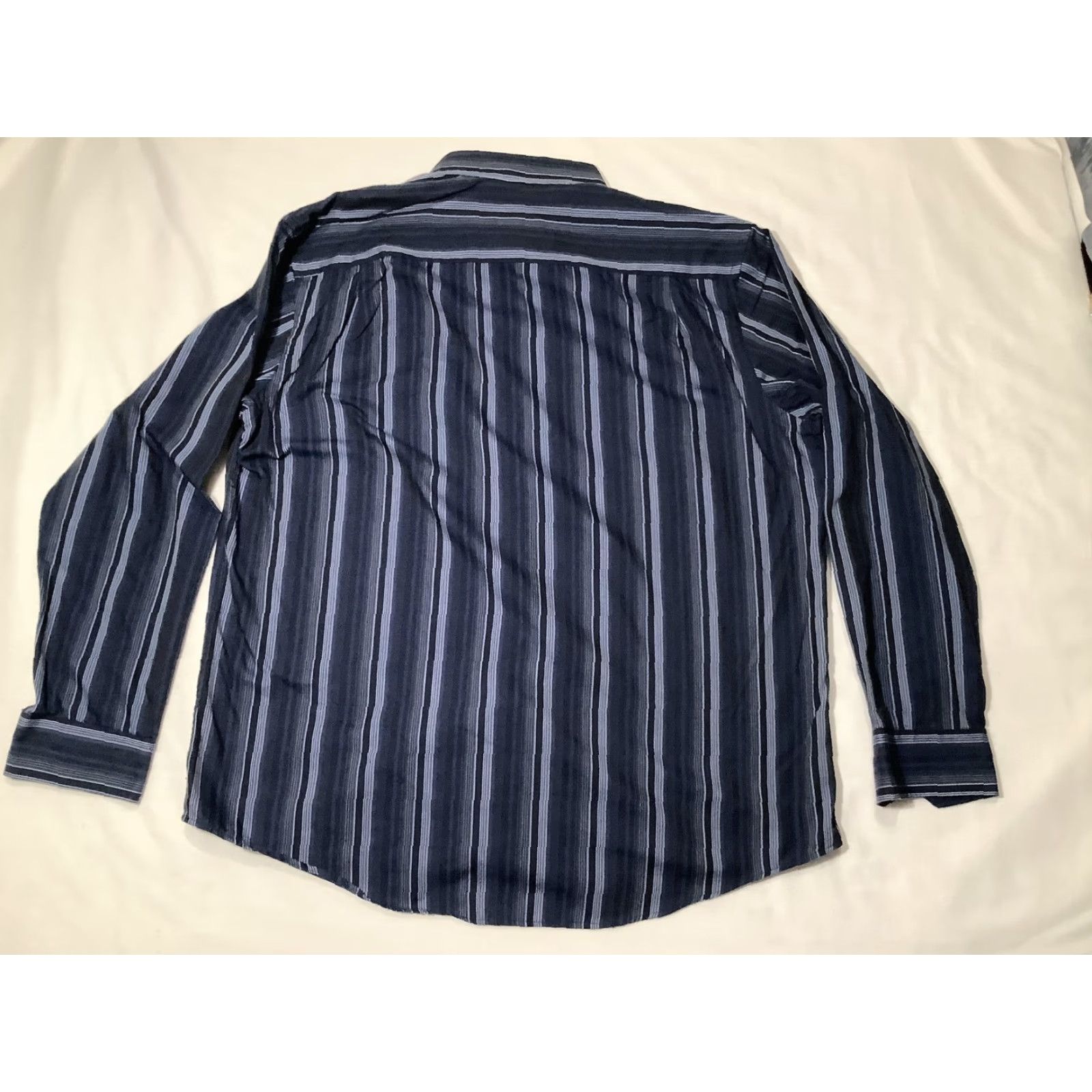 Van Heusen VINTAGE Van Heusen Shirt Mens XL Blue Stripe Long Sleeve Button Front Dress Collared Size 46R - 7 Thumbnail
