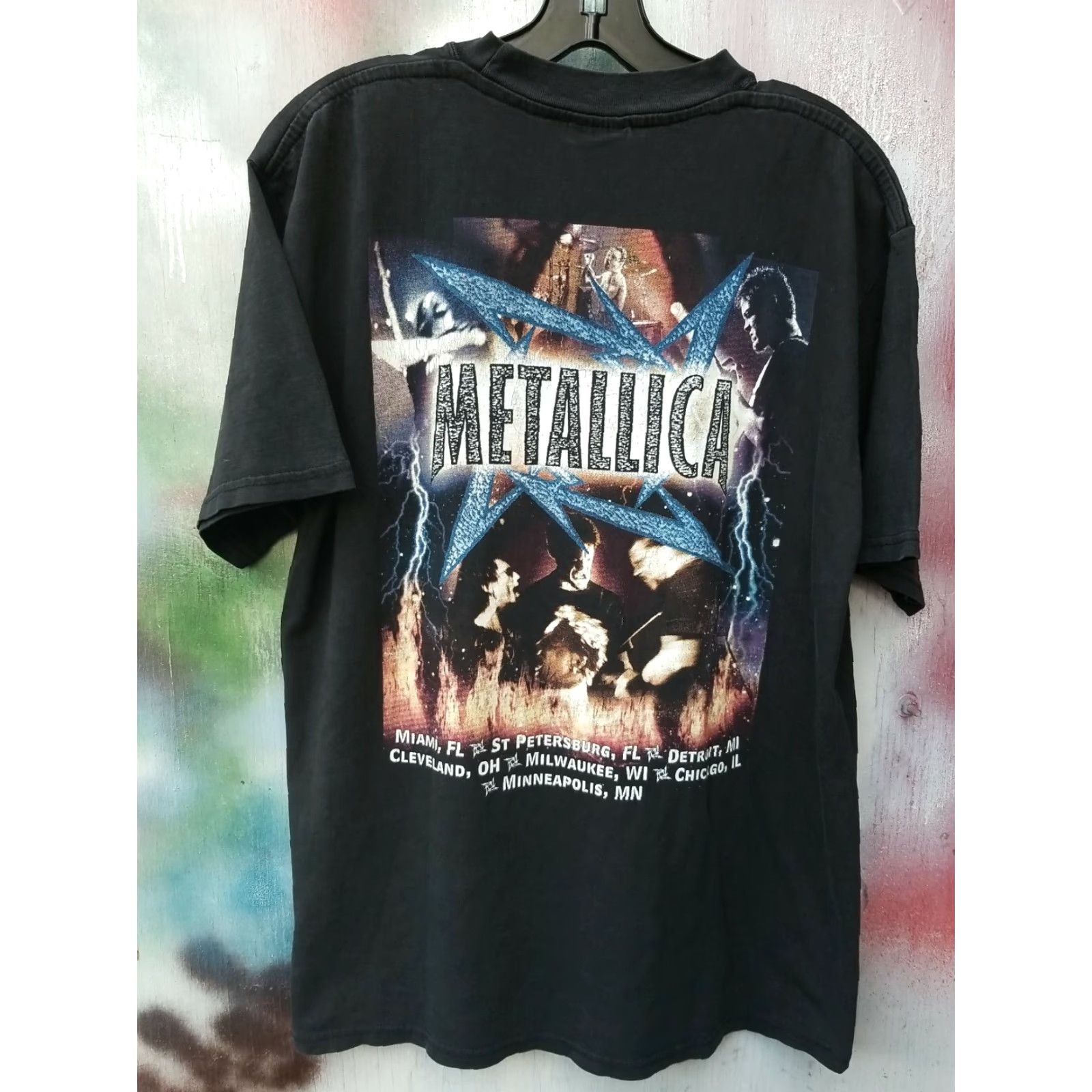 Vintage VINTAGE Metallica Reload Metal concert tour 90s band t shirt Large Unisex Black Graphic Tee 1990s Distressed Mens Womens Boys Girls Size US L / EU 52-54 / 3 - 6 Thumbnail