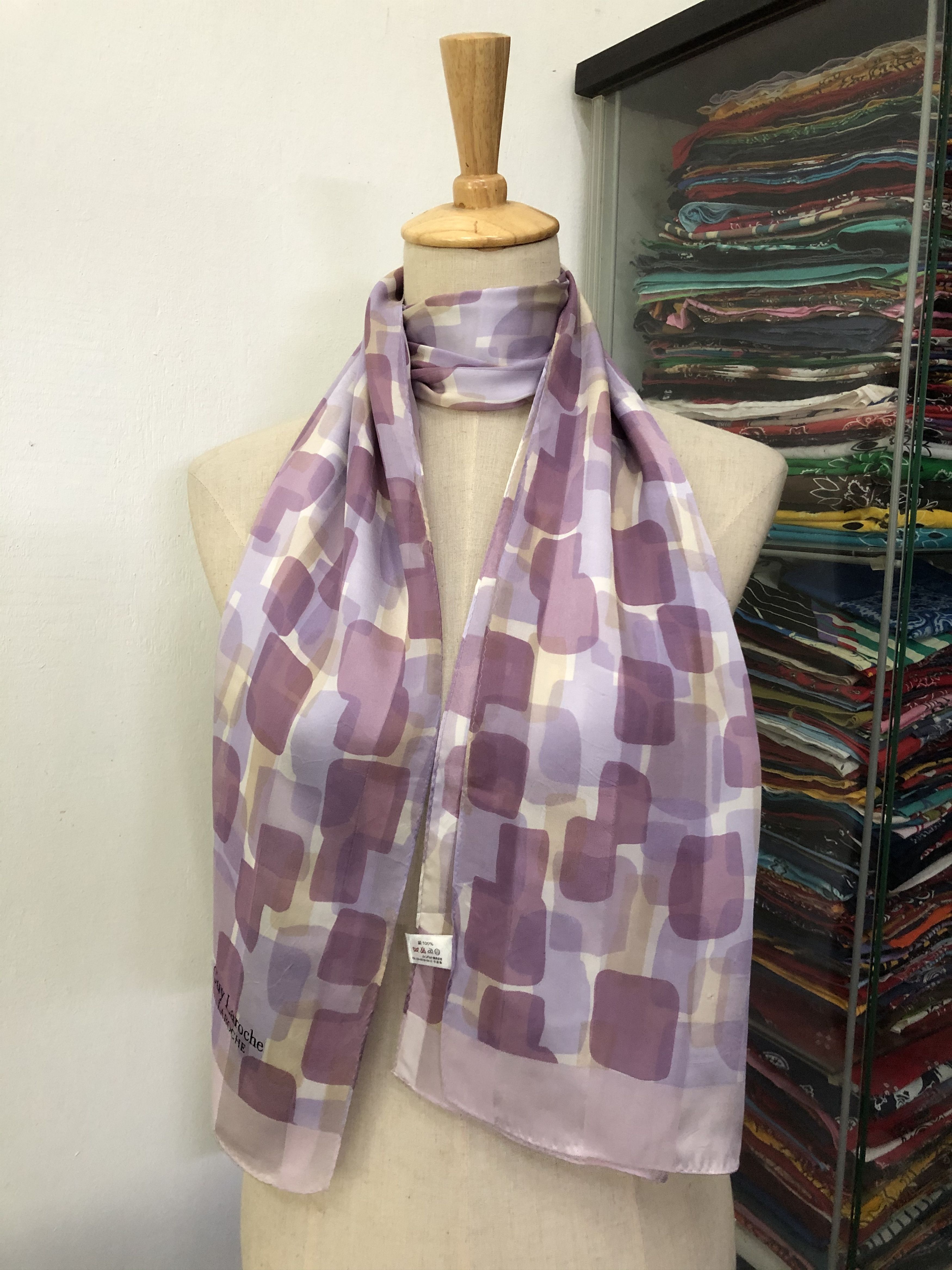 Guy Laroche × Vintage Vintage Guy Laroche Silk Scarf Size ONE SIZE - 1 Thumbnail
