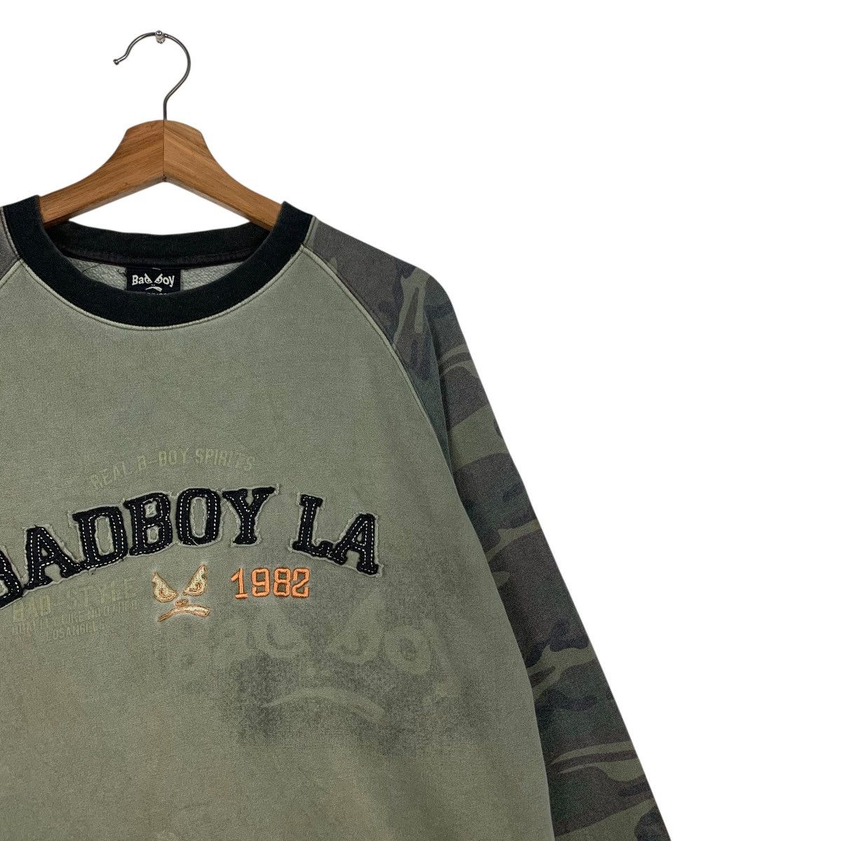 Japanese Brand BAD BOY LA Big Logo Camo Sleeve Sweater #3601-C165 Size US M / EU 48-50 / 2 - 4 Thumbnail