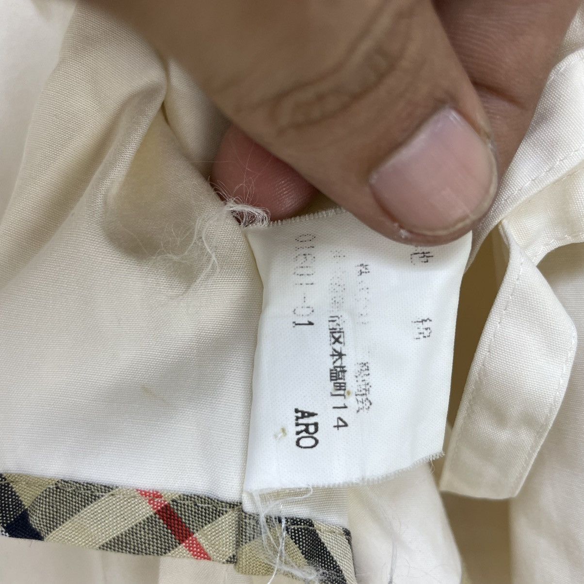 Burberry Vintage Burberry Trench Coat Jacket Toggles Button Size US M / EU 48-50 / 2 - 10 Thumbnail