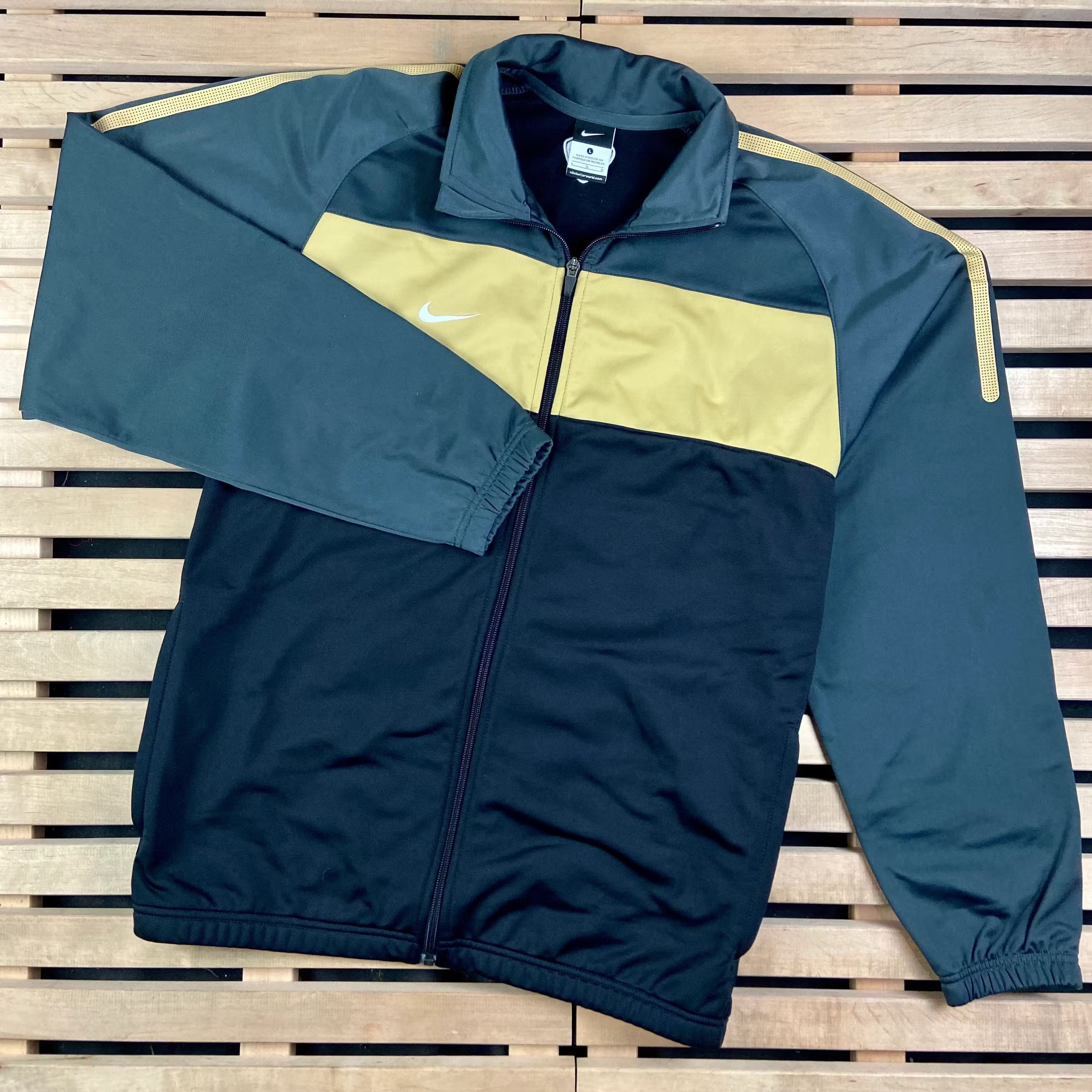 Nike × Vintage Mens Bomber Top Tracksuit Nike Vintage Size L Size US L / EU 52-54 / 3 - 1 Thumbnail