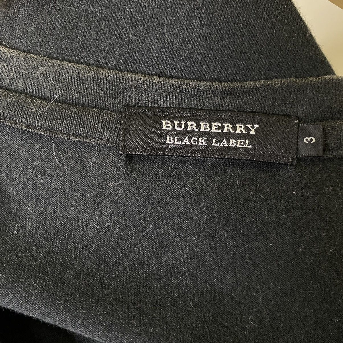 Burberry Burberry Black Label V Neck T Shirt Size US M / EU 48-50 / 2 - 3 Thumbnail