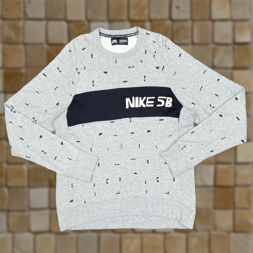 Nike Nike SB Skateboarding Spellout All-Over Print Crewneck Sweatshirt Mens M Grey Size US M / EU 48-50 / 2 - 1 Thumbnail