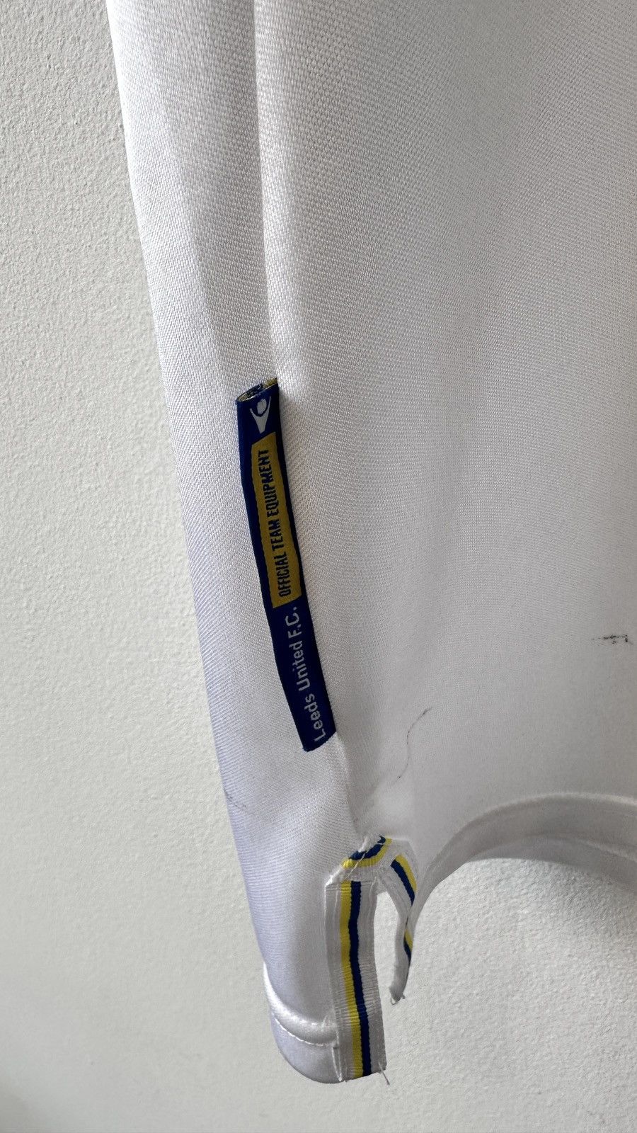 Macron Leeds United 2013-14 Home Football Shirt Macron Jersey Size US L / EU 52-54 / 3 - 7 Thumbnail