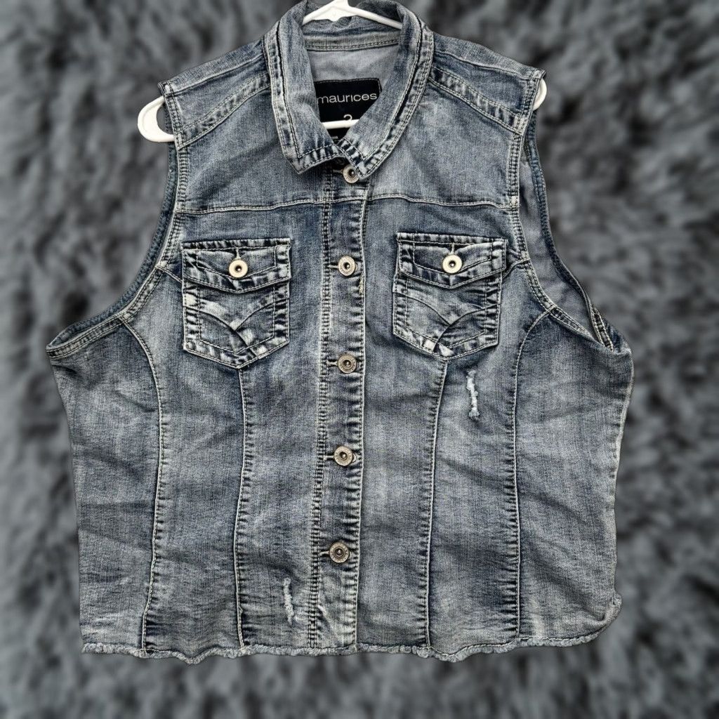 Vintage Maurices Denim Vest Sz 2 Distressed Western Retro Y2K Grunge Western Streetwear Size XS / US 0-2 / IT 36-38 - 1 Thumbnail