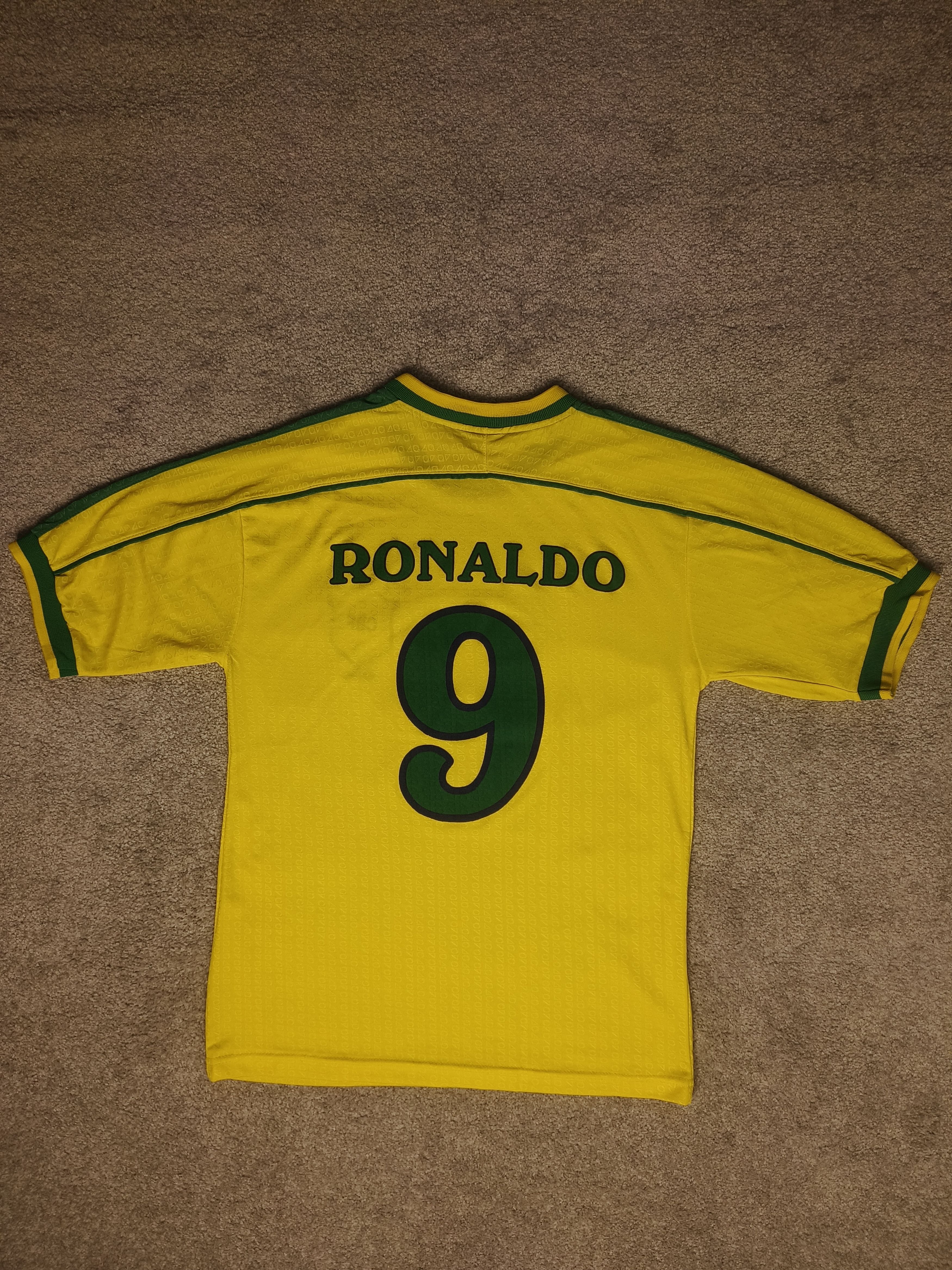 Vintage Vintage Brazil National Team Ronaldo #9 Bootleg Jersey Size US L / EU 52-54 / 3 - 1 Thumbnail