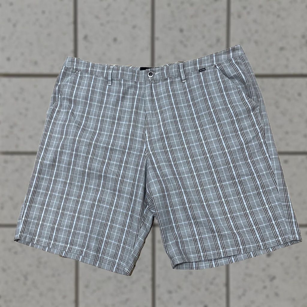 Hurley VINTAGE Hurley Shorts Men 40 Brown Plaid Beachy Light Preppy Y2k Streetwear Chino Size US 40 / EU 56 - 1 Thumbnail