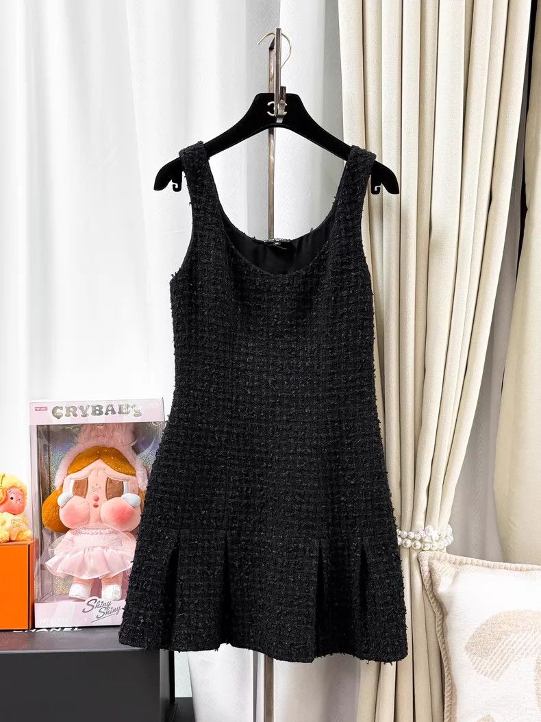 Chanel Chanel Tweed pleated skirt sleeveless dress Size XXS / US 00 / IT 34 - 1 Thumbnail