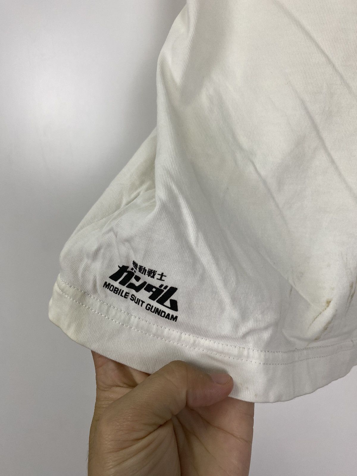 Uniqlo Gundam Uniqlo tee Size US L / EU 52-54 / 3 - 11 Thumbnail