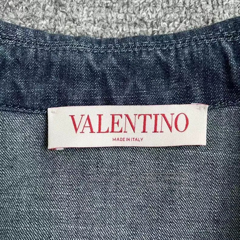 Valentino Valentino Solid V-neck pleated denim cropped short-sleeved Size XS / US 0-2 / IT 36-38 - 4 Thumbnail