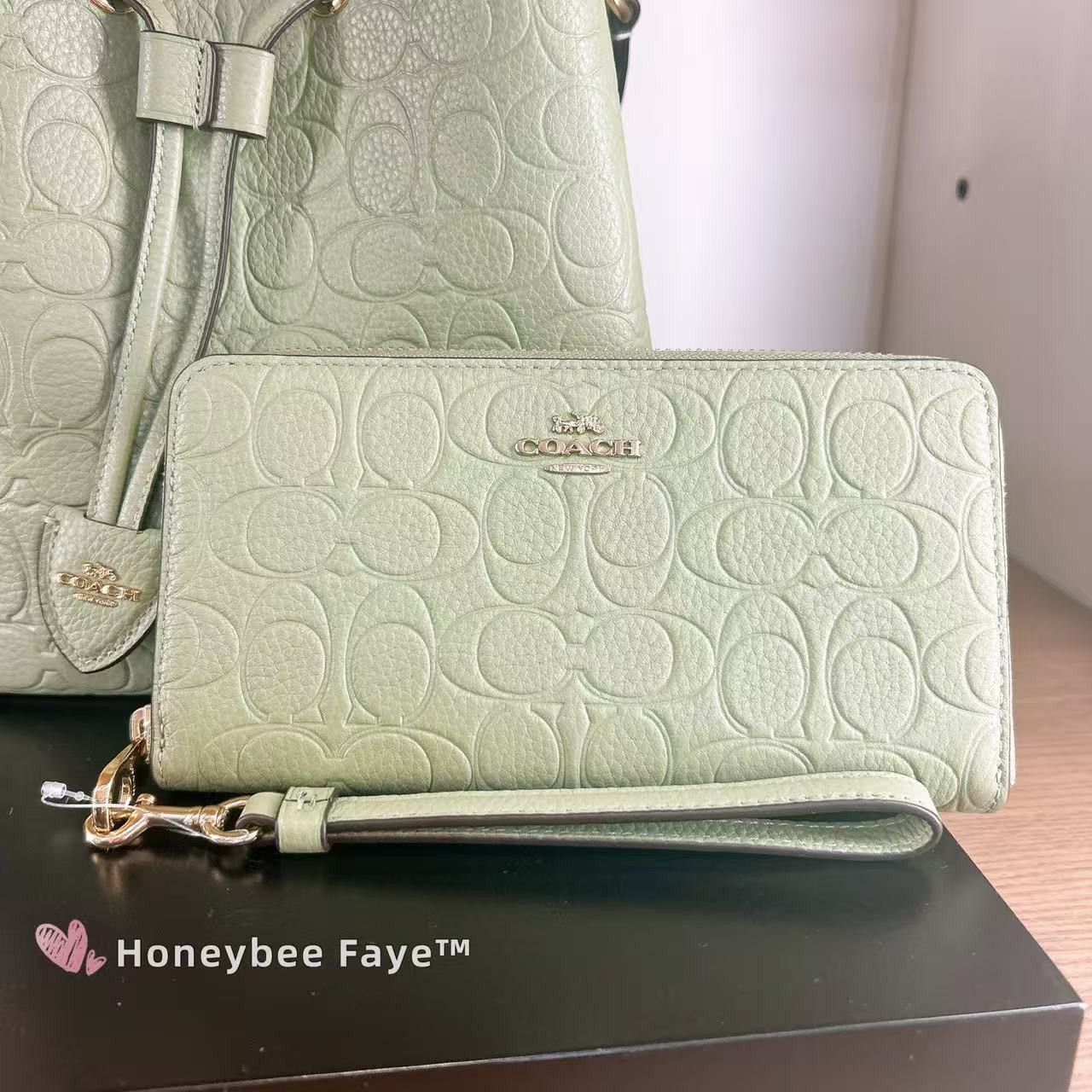 Coach Long Zip Around Wallet In Signature Leather CEW21 Size ONE SIZE - 4 Thumbnail