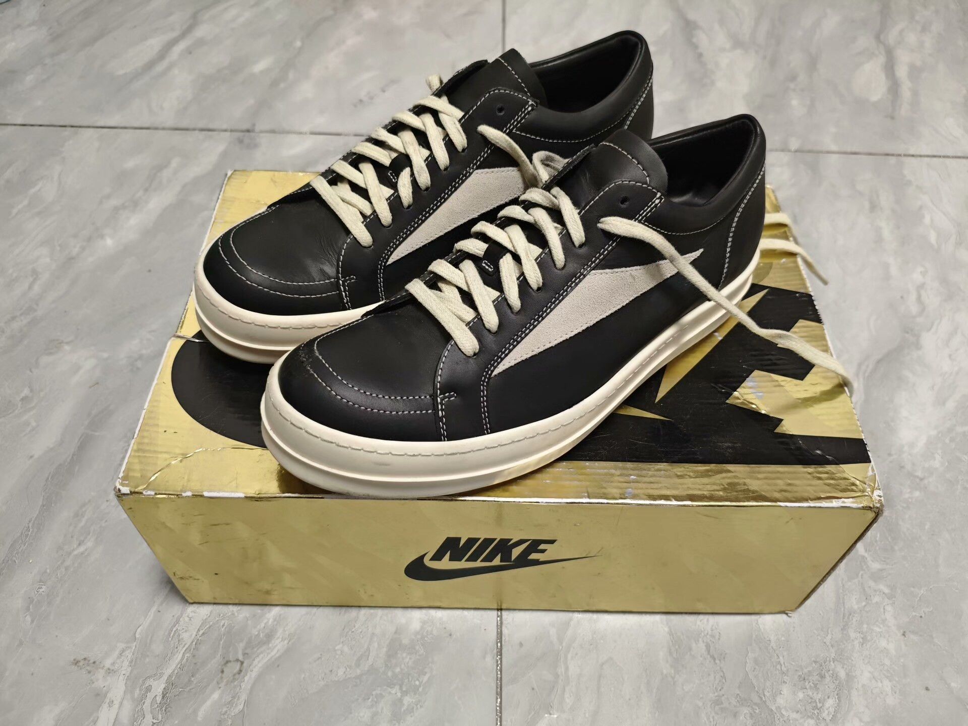 Rick Owens Rick Owens Black Lowtop Sneakers 8 Men Size US 8 / EU 41 - 1 Thumbnail