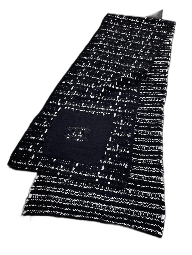 Chanel Chanel Black Check Pattern Knit Cashmere Scarf Size ONE SIZE - 1 Thumbnail