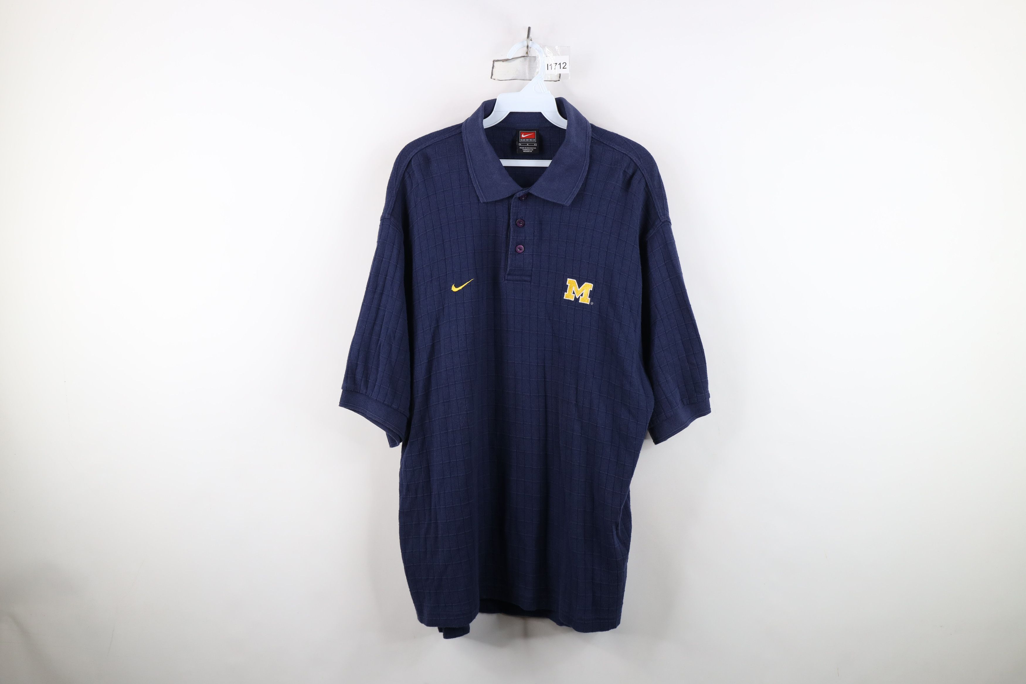 Nike Vintage Nike Swoosh University of Michigan Golf Polo Shirt Size US L / EU 52-54 / 3 - 1 Thumbnail