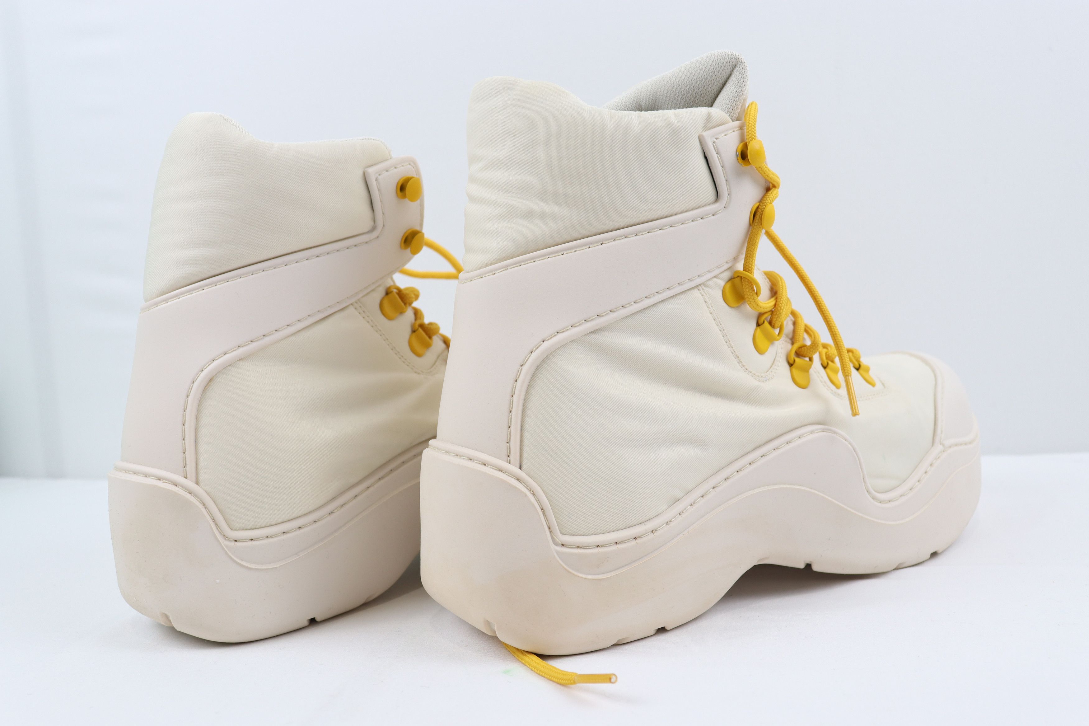 Bottega Veneta o1rshd10124 Q.2 / Bomber String Puddle Ankle Boots in White Size US 9 / EU 42 - 8 Thumbnail