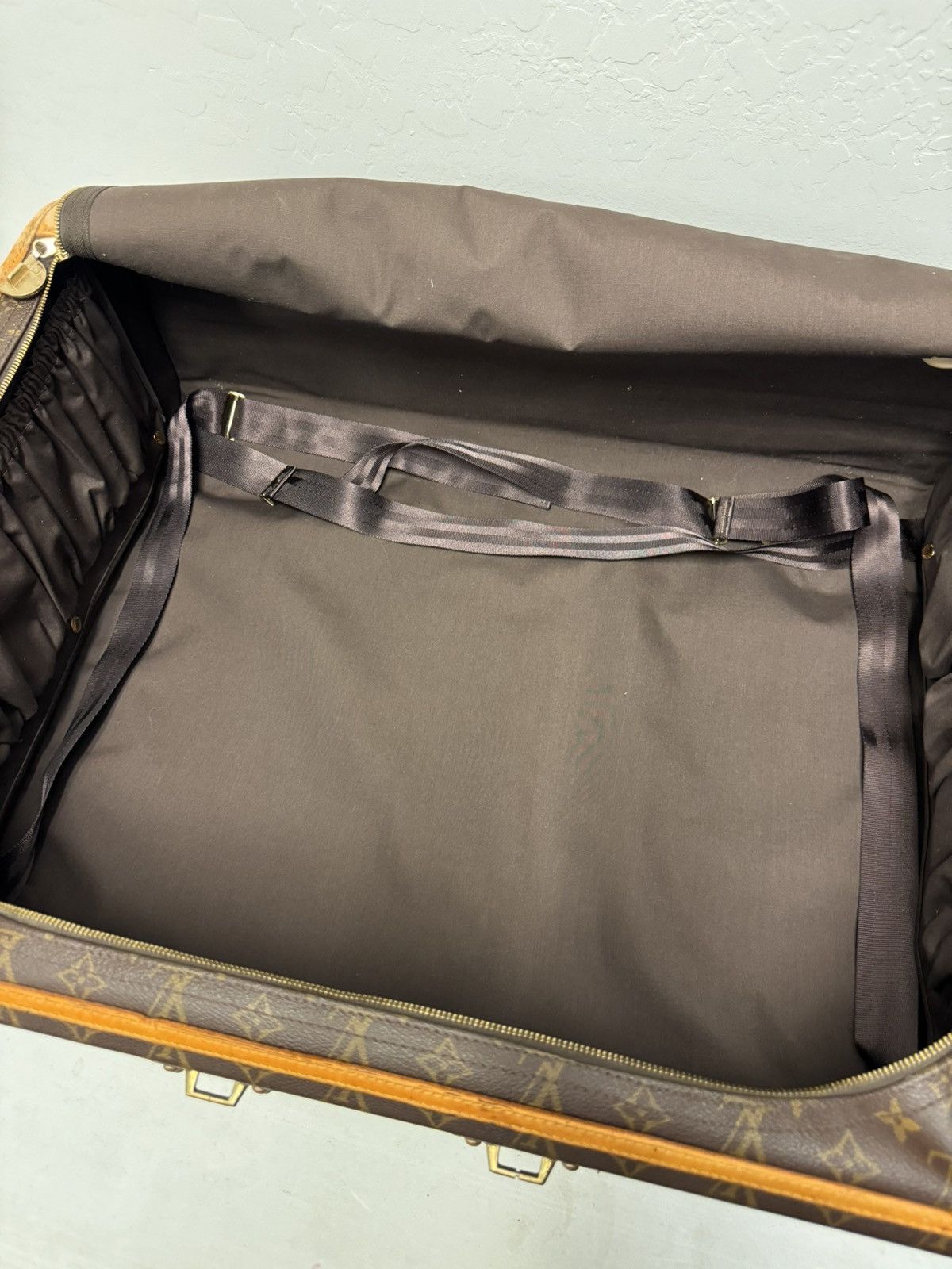 Louis Vuitton Louis Vuitton Paris Vintage 1980’s Suitcase Size ONE SIZE - 14 Thumbnail