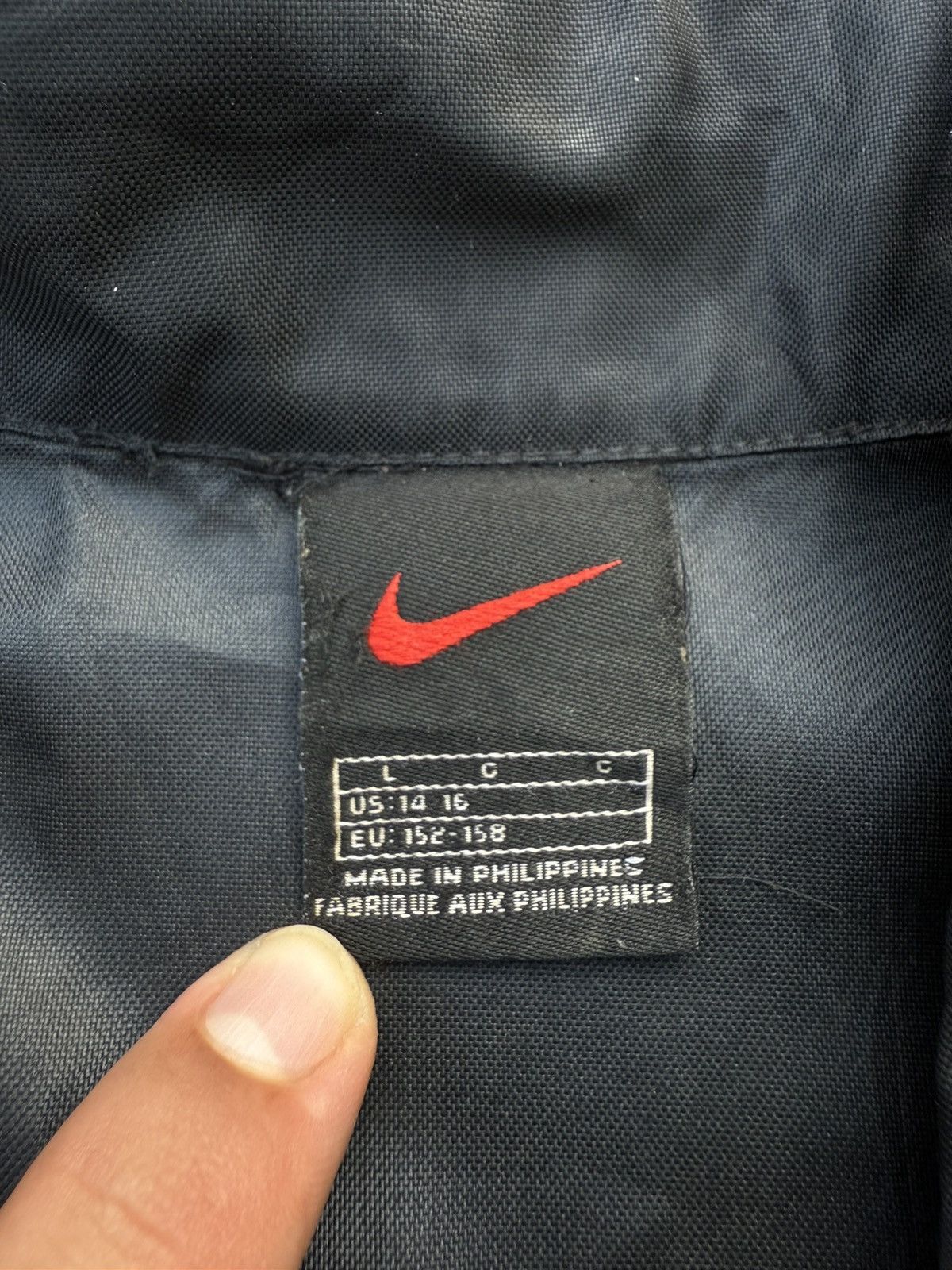 Nike 90’s NIKE RARE SWOOSH LOGO Y2K RETROVINTAGE NYLON ZIP JACKET Size US L / EU 52-54 / 3 - 8 Thumbnail