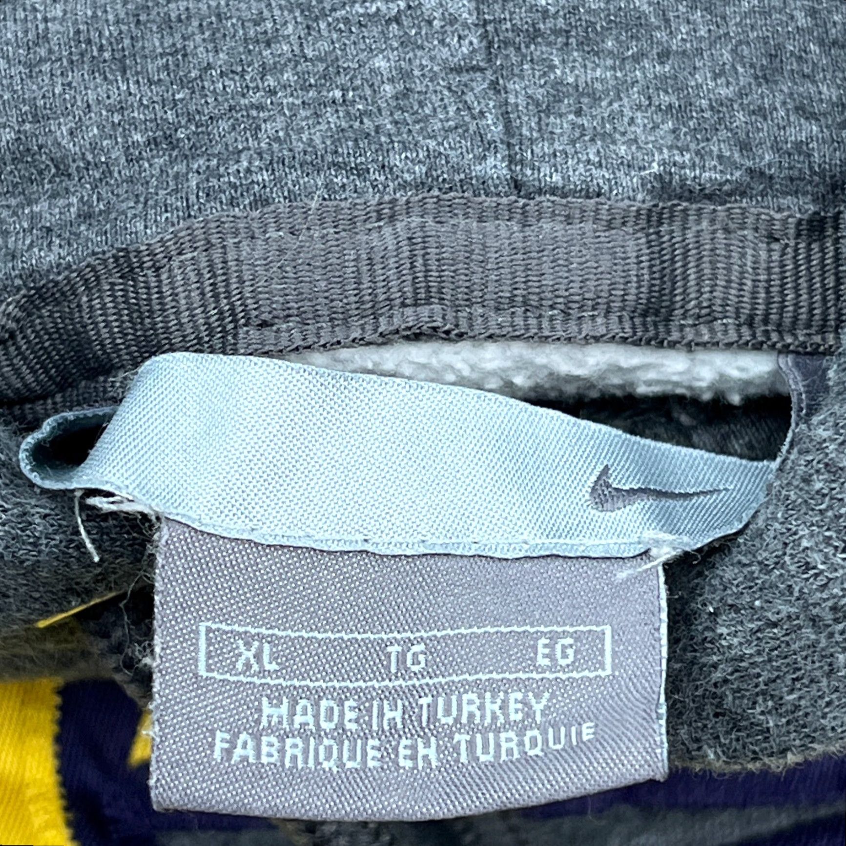 Nike VINTAGE Nike Hoodie Men XL Gray Yellow Sweatshirt Y2K 2000s Silver Tag Size US XL / EU 56 / 4 - 3 Thumbnail