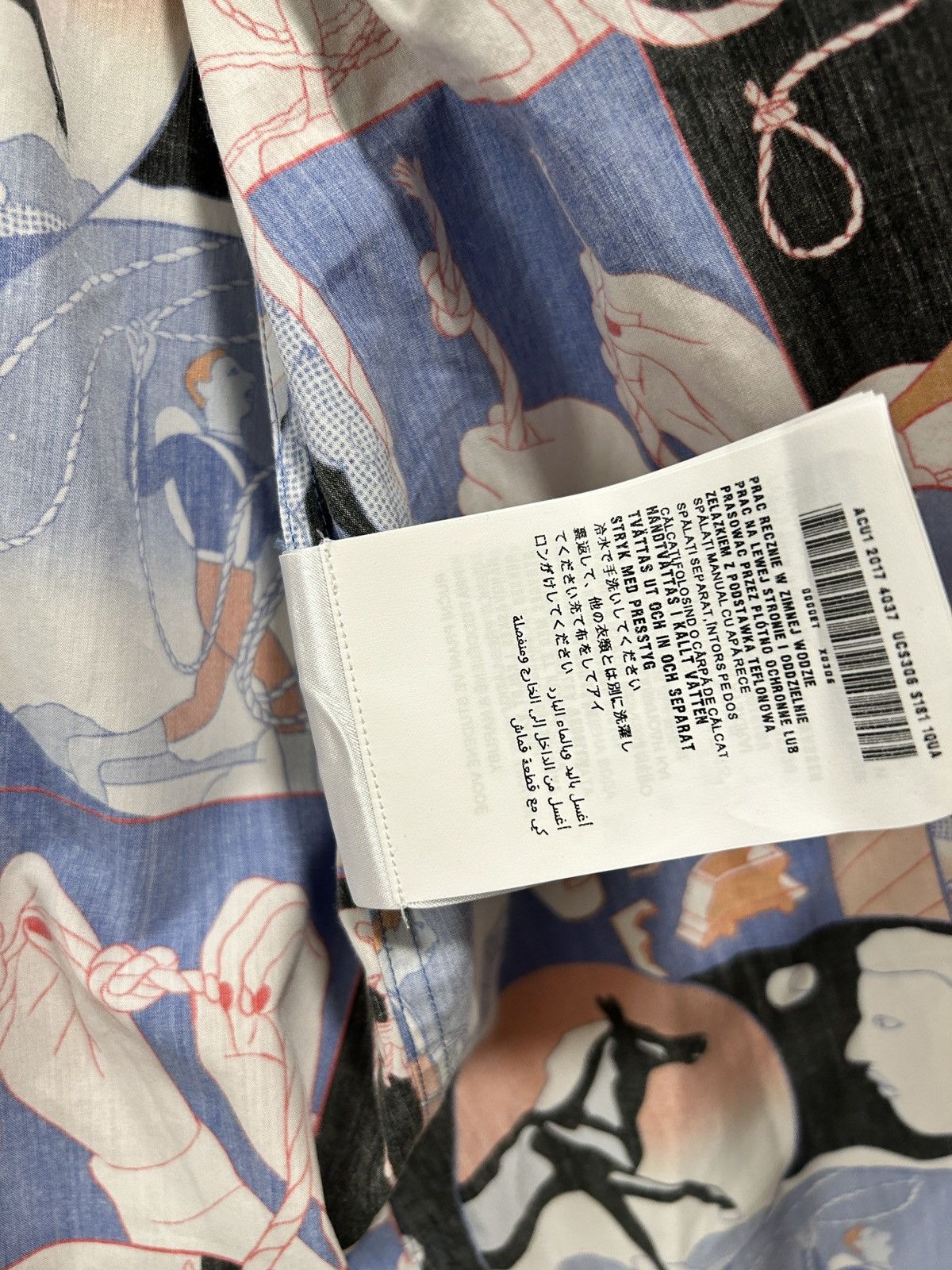 Prada Prada s/s 18 viscose printed camp collar comic motif Size US M / EU 48-50 / 2 - 7 Thumbnail